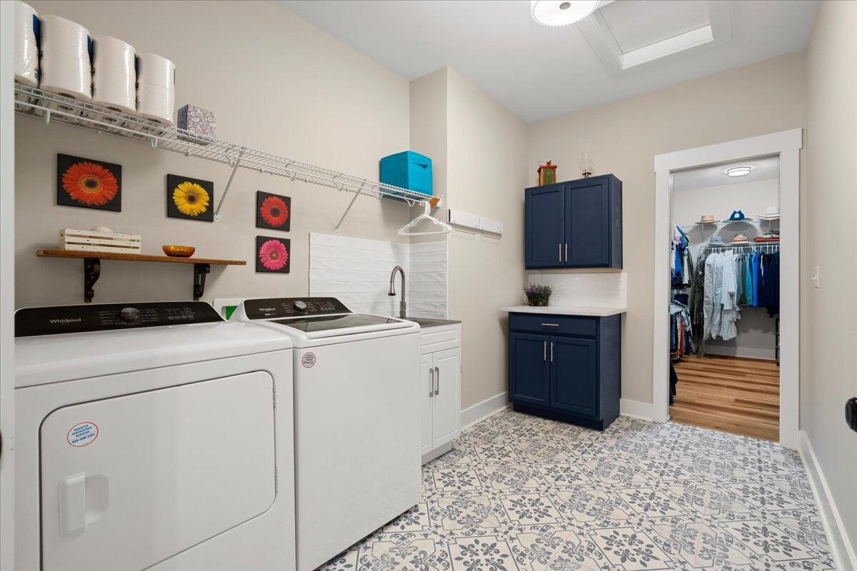140 Coachman Place Property Photo 29