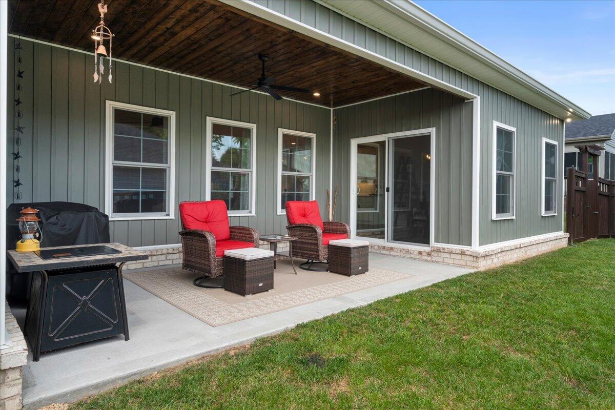 140 Coachman Place Property Photo 37