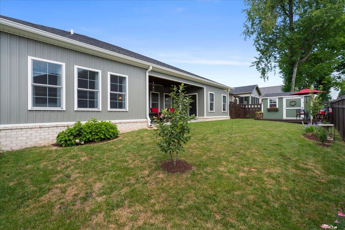 140 Coachman Place Property Photo 39
