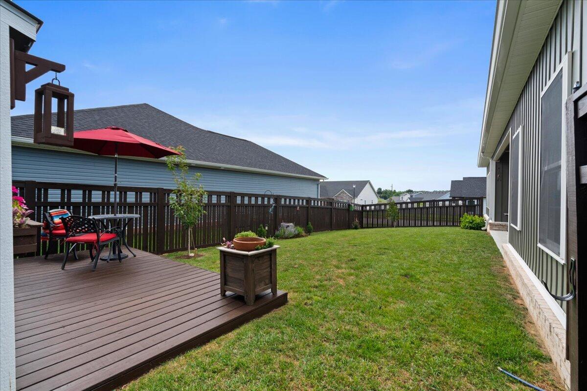 140 Coachman Place Property Photo 41