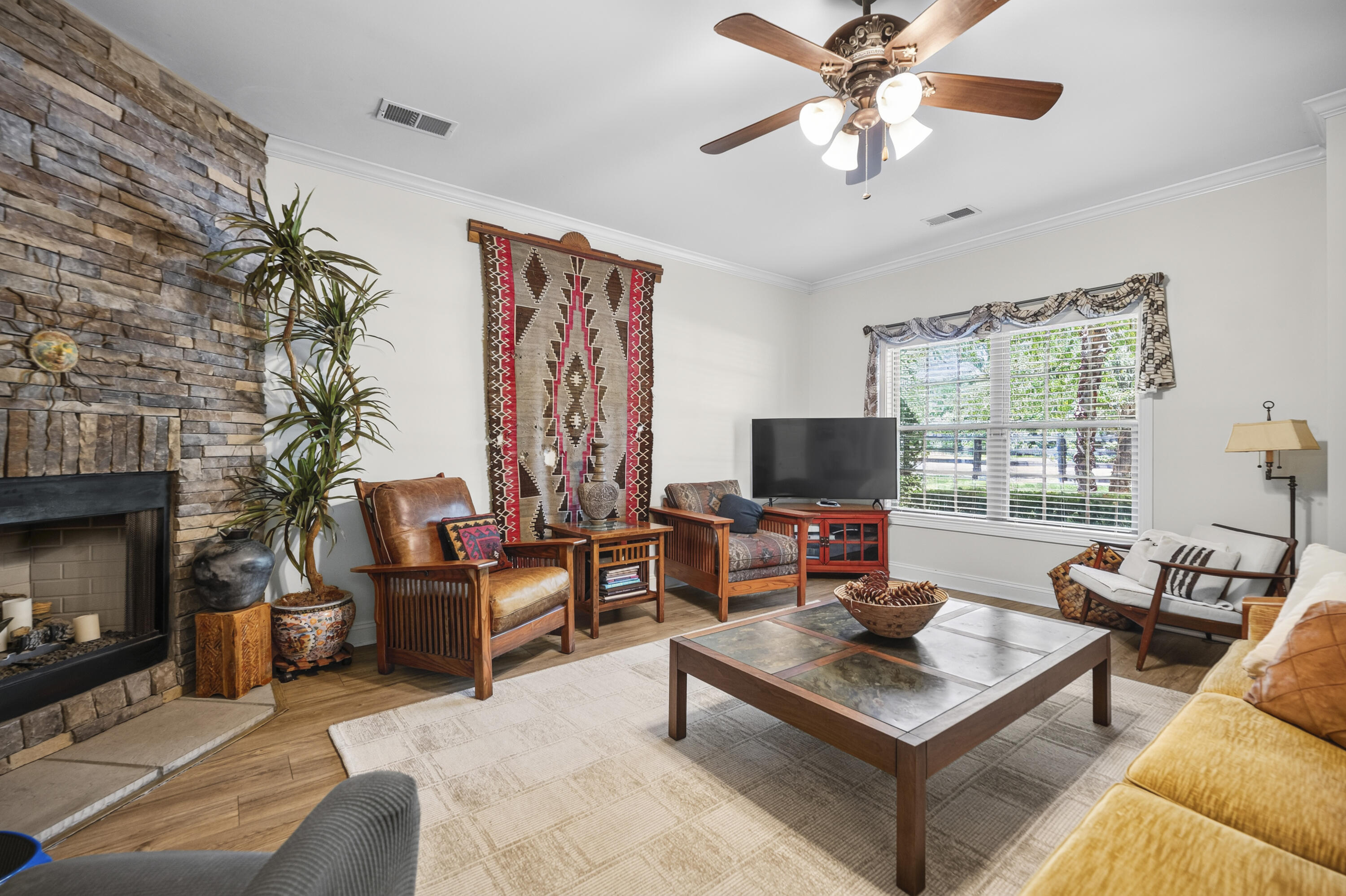 127 Riviera Drive Property Photo 6