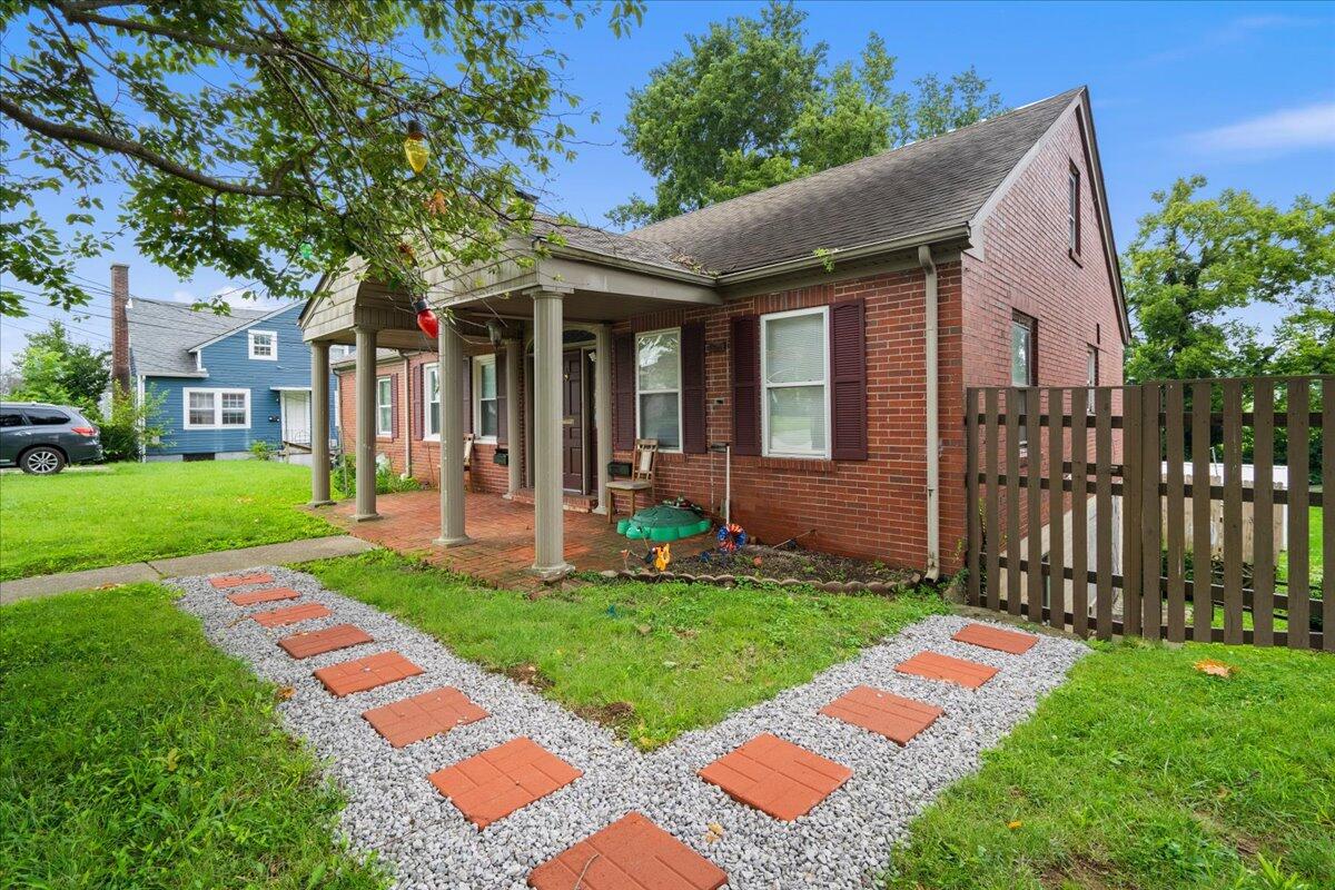 325 S 3rd Street Property Photo 3