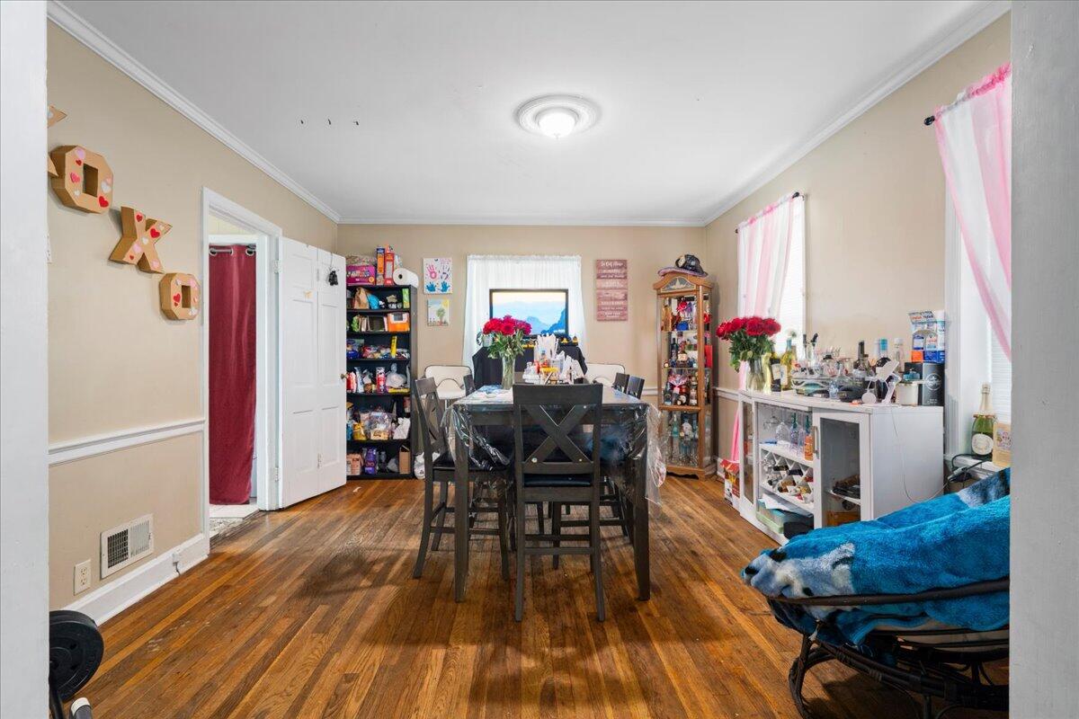 325 S 3rd Street Property Photo 8