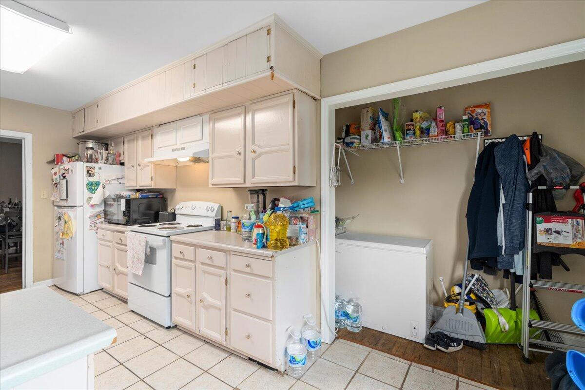325 S 3rd Street Property Photo 10