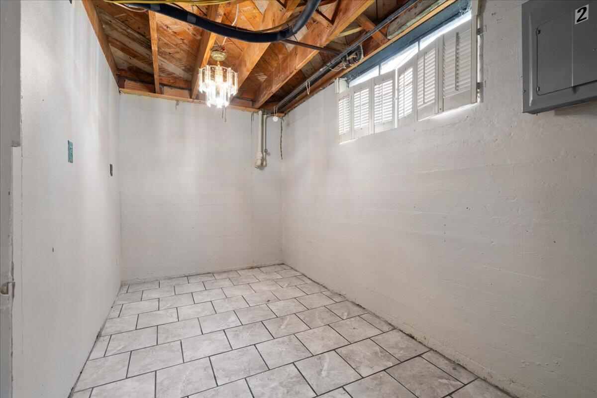 325 S 3rd Street Property Photo 14