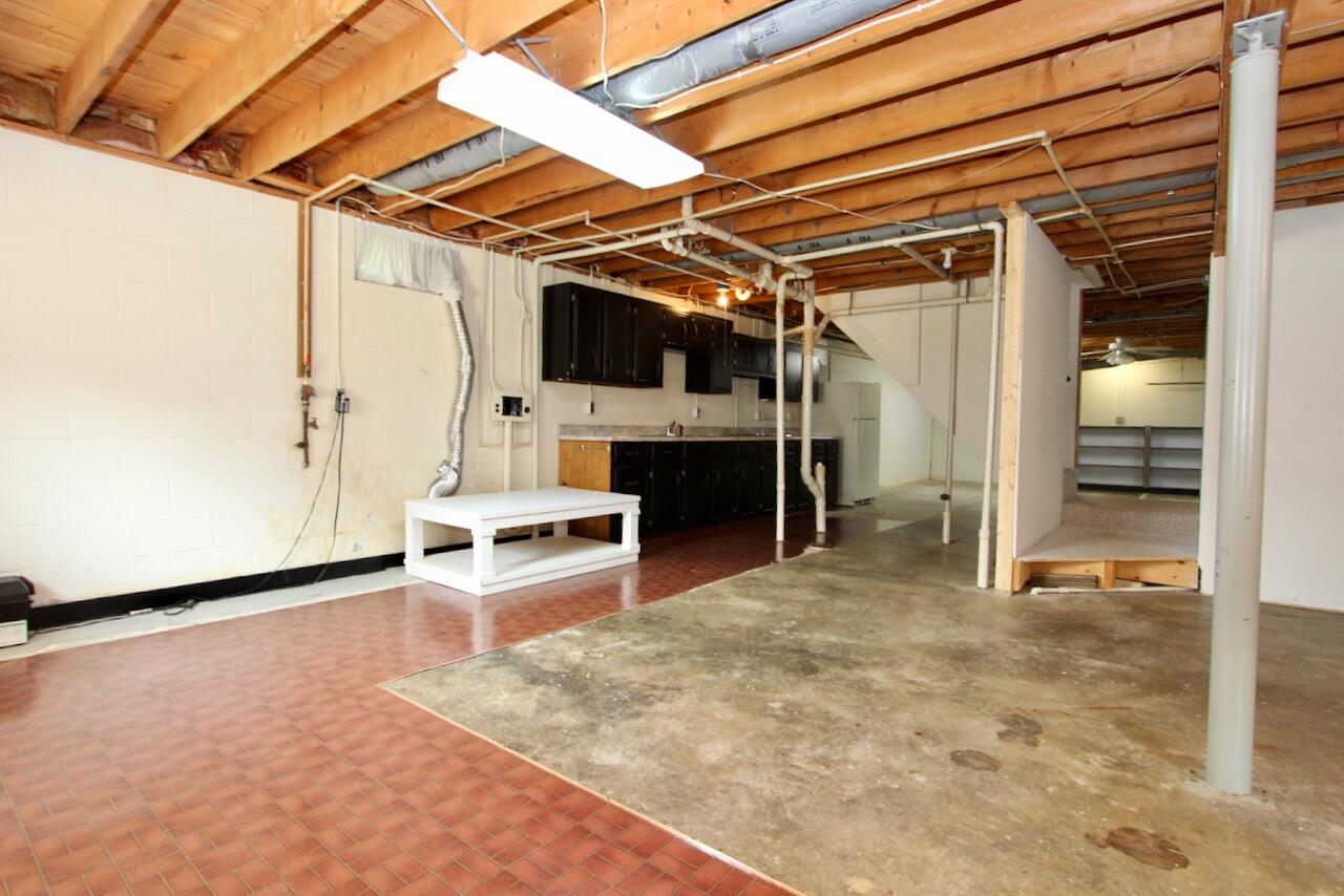 201 Pine Street Property Photo 27
