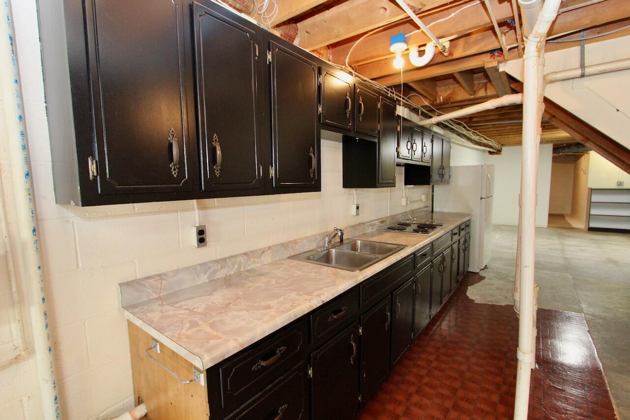 201 Pine Street Property Photo 28
