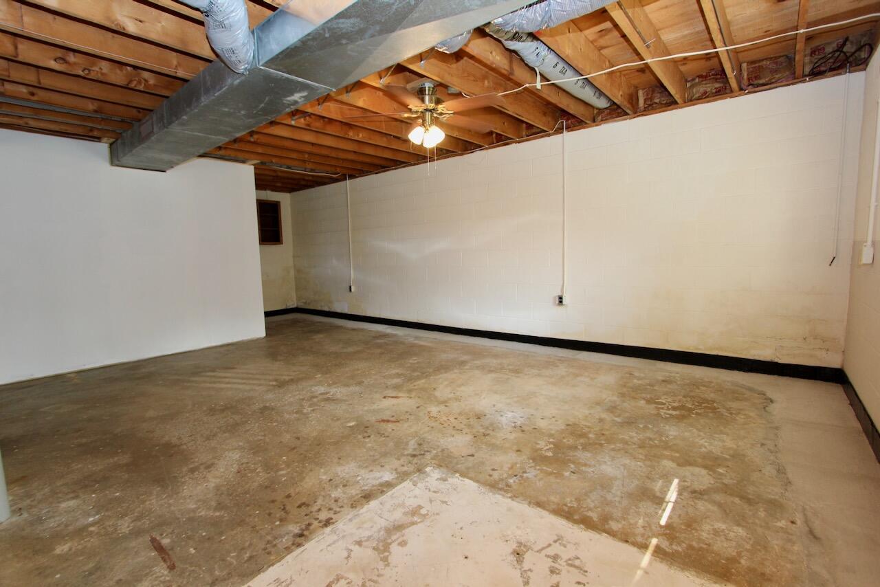 201 Pine Street Property Photo 29