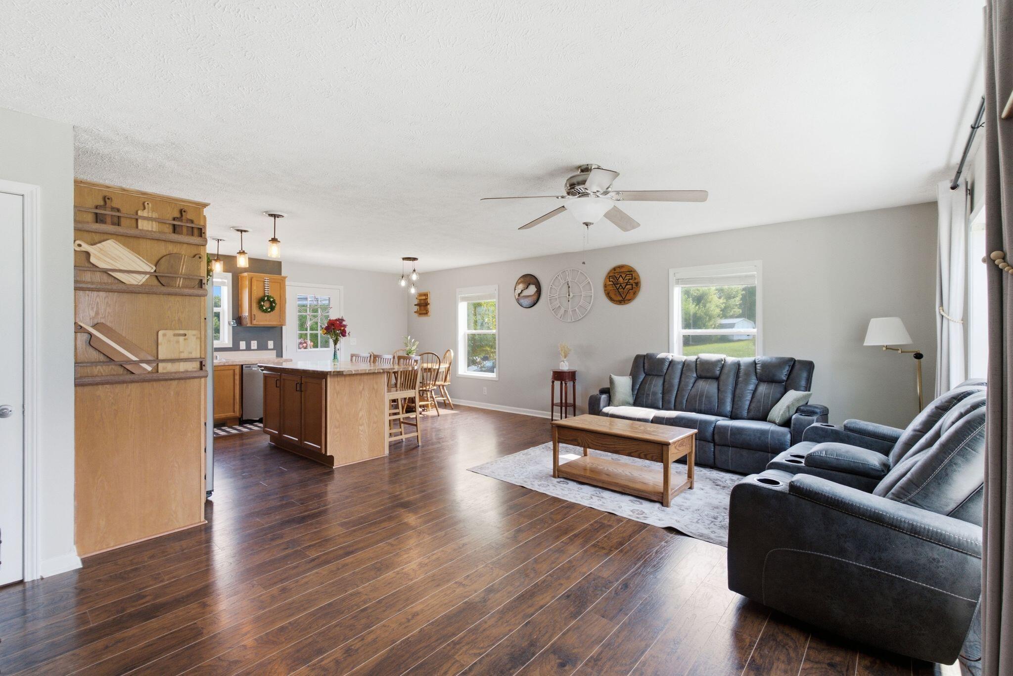 51 State Highway 1066 Property Photo 8