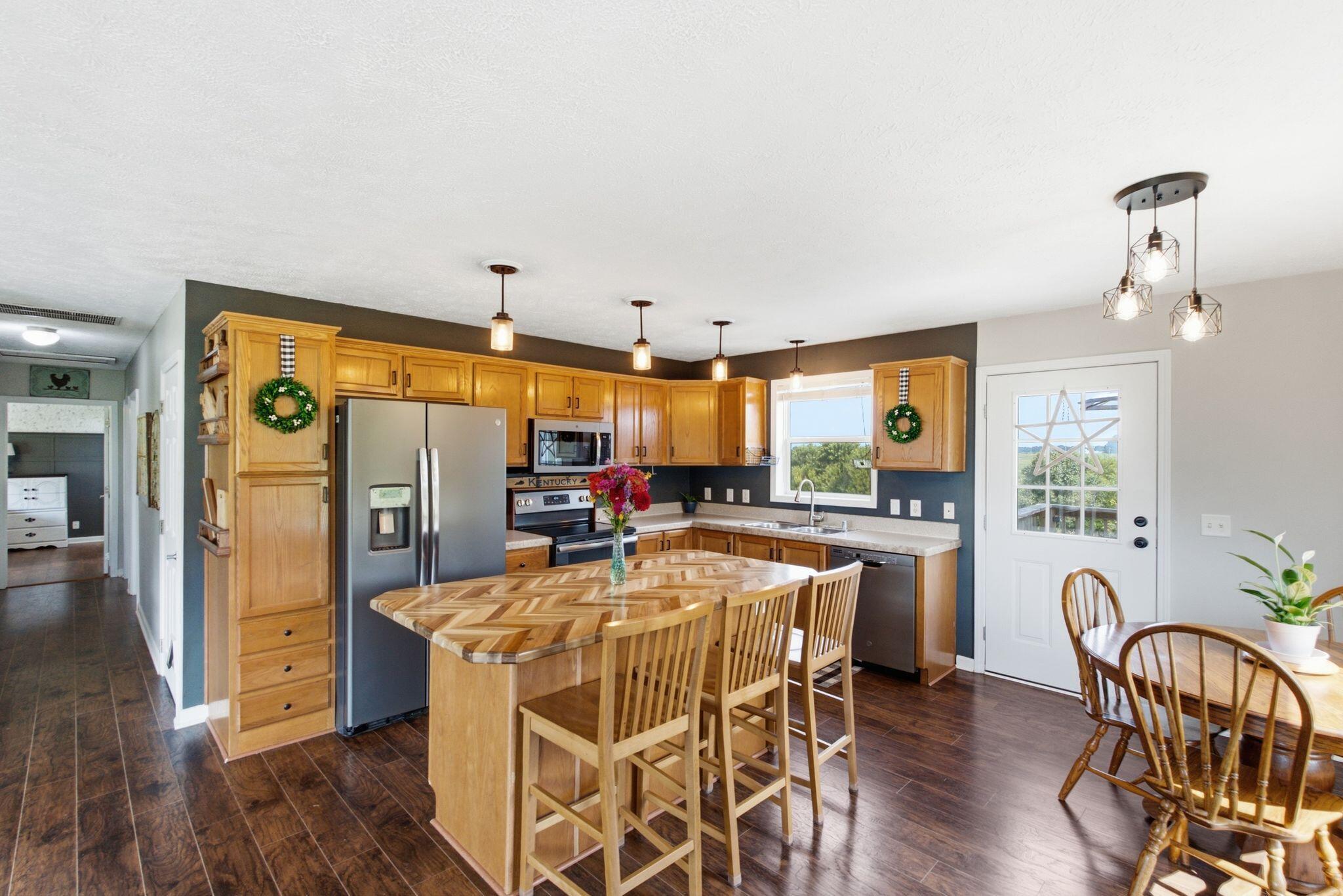 51 State Highway 1066 Property Photo 14