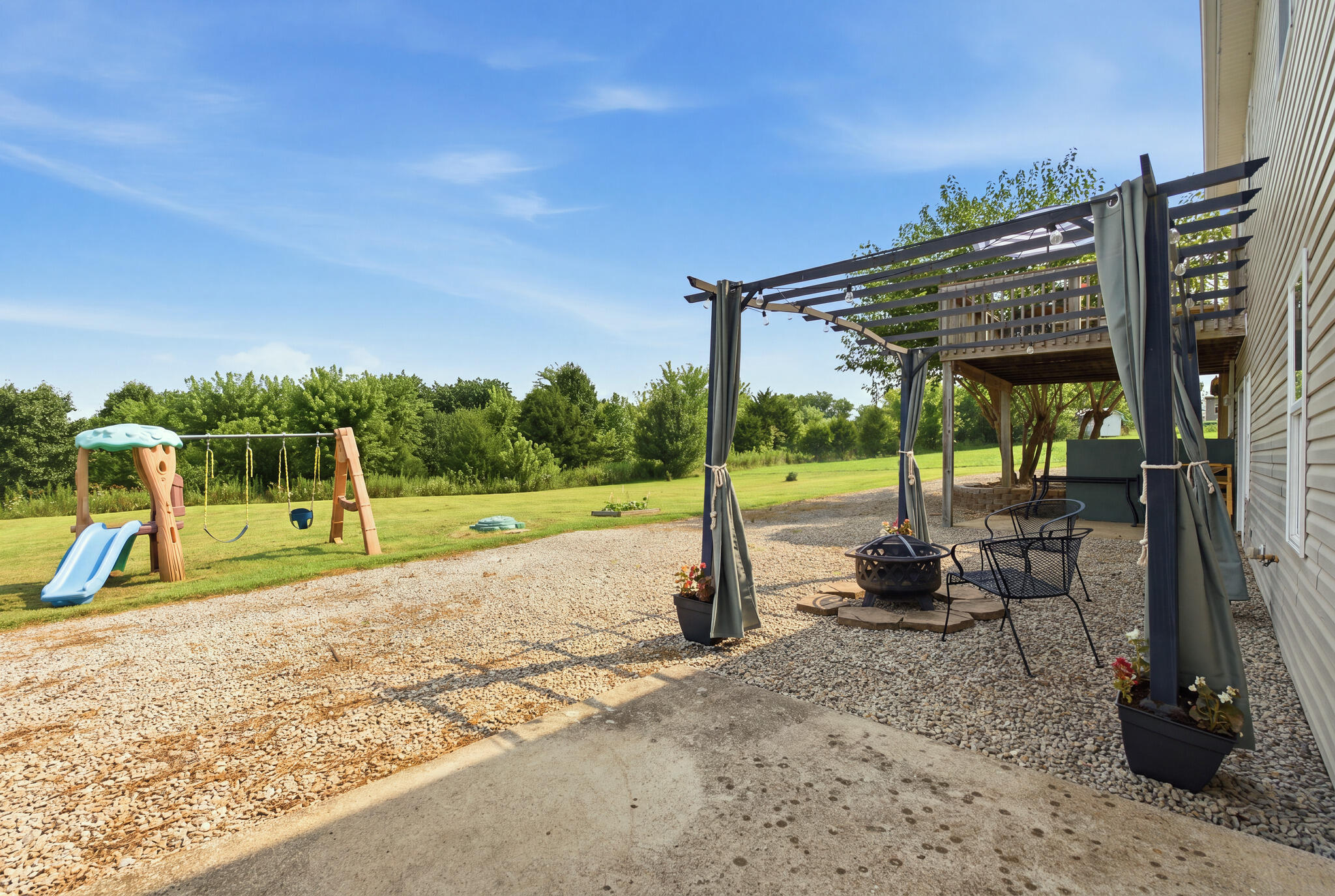 51 State Highway 1066 Property Photo 46