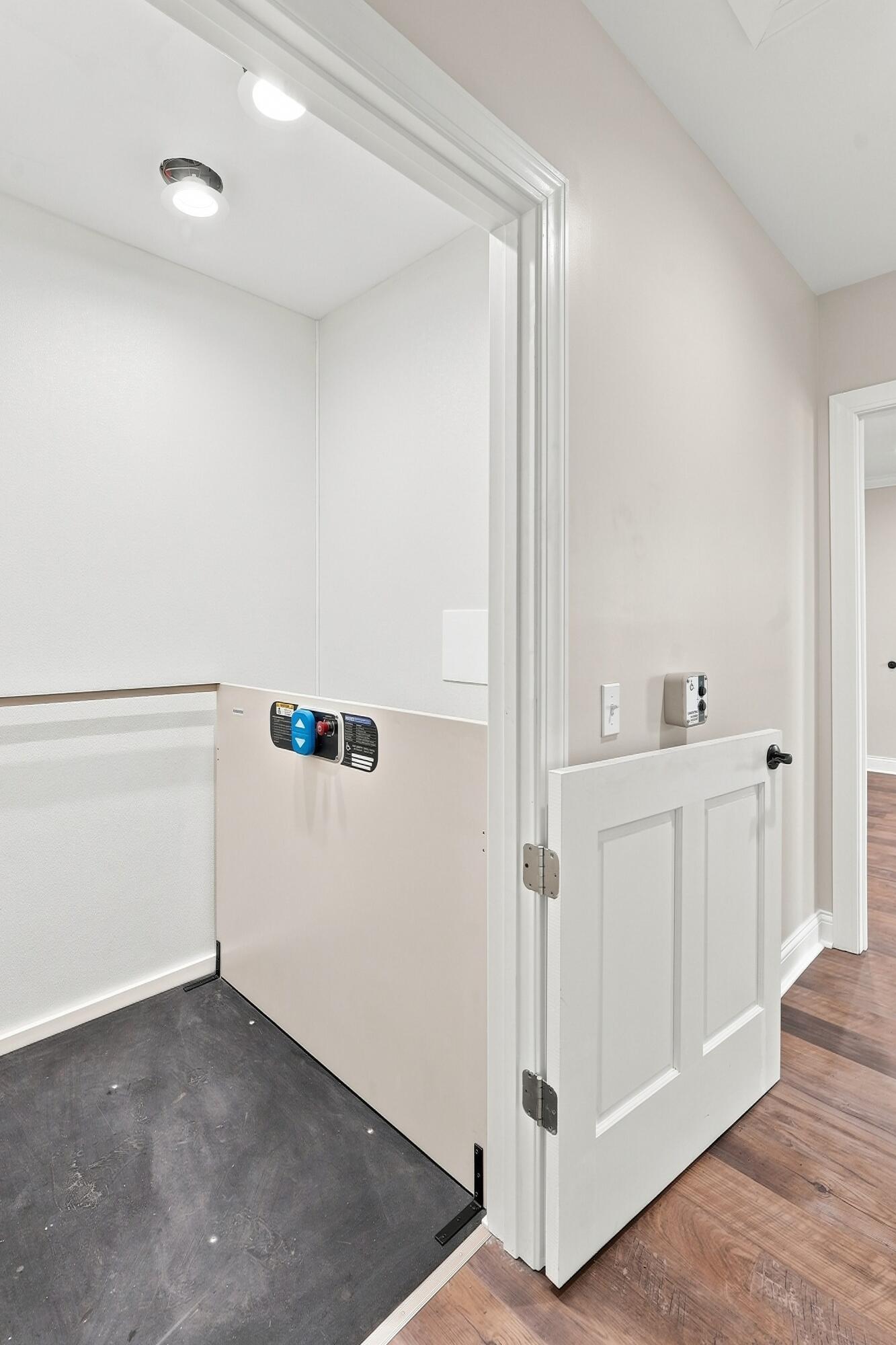 1470 N State Route 93 Property Photo 11