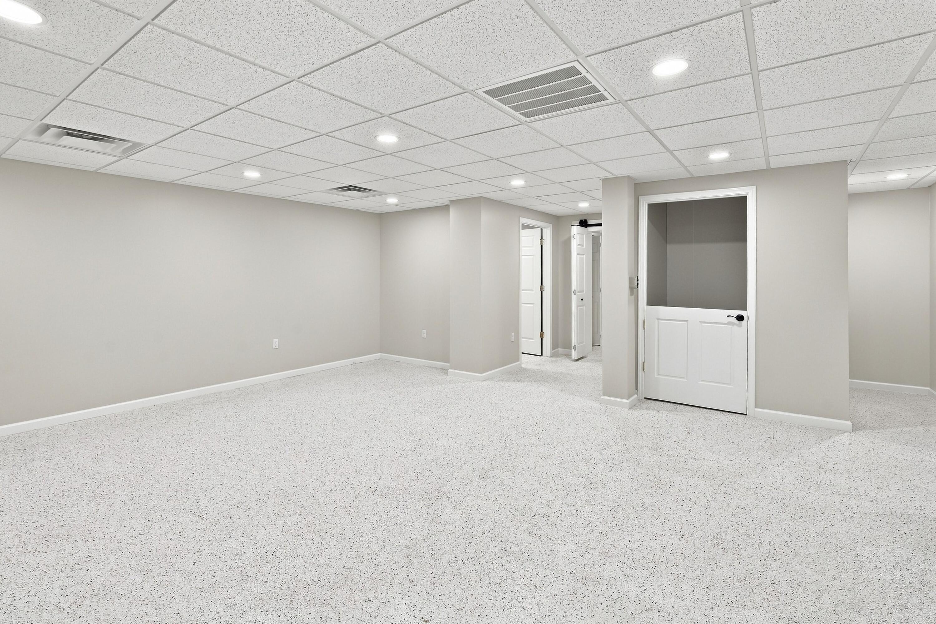 1470 N State Route 93 Property Photo 35