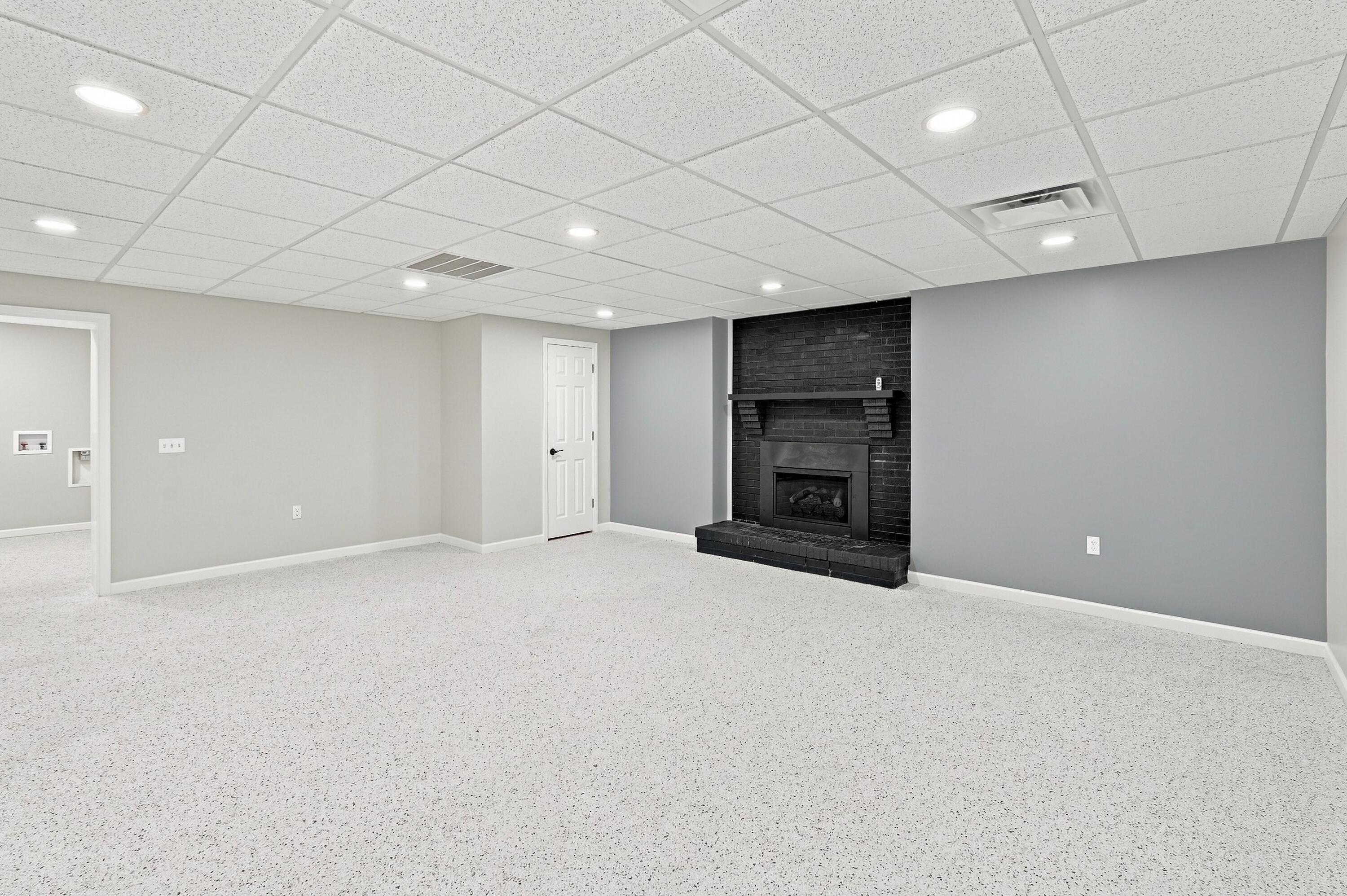 1470 N State Route 93 Property Photo 37