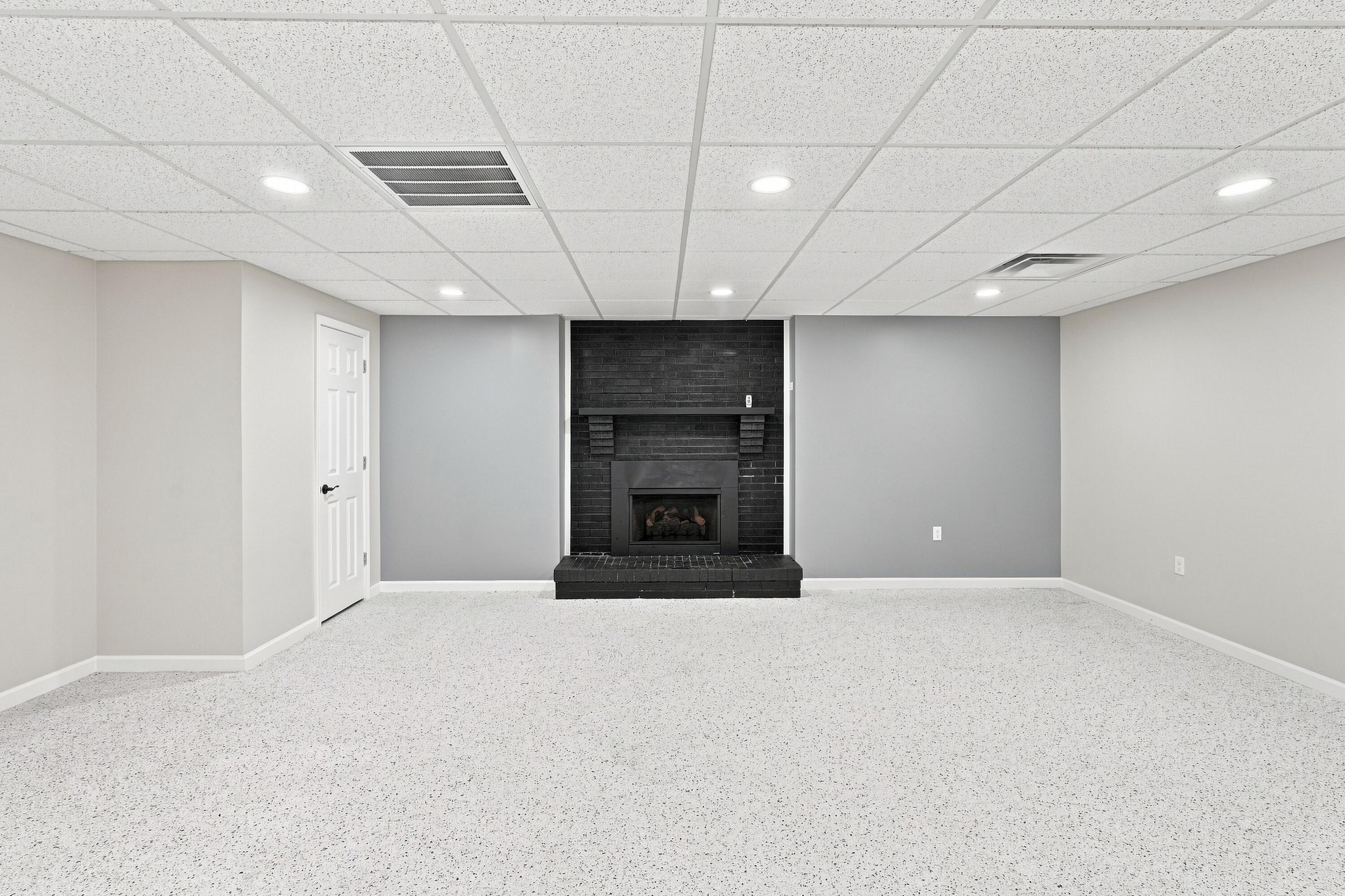 1470 N State Route 93 Property Photo 38