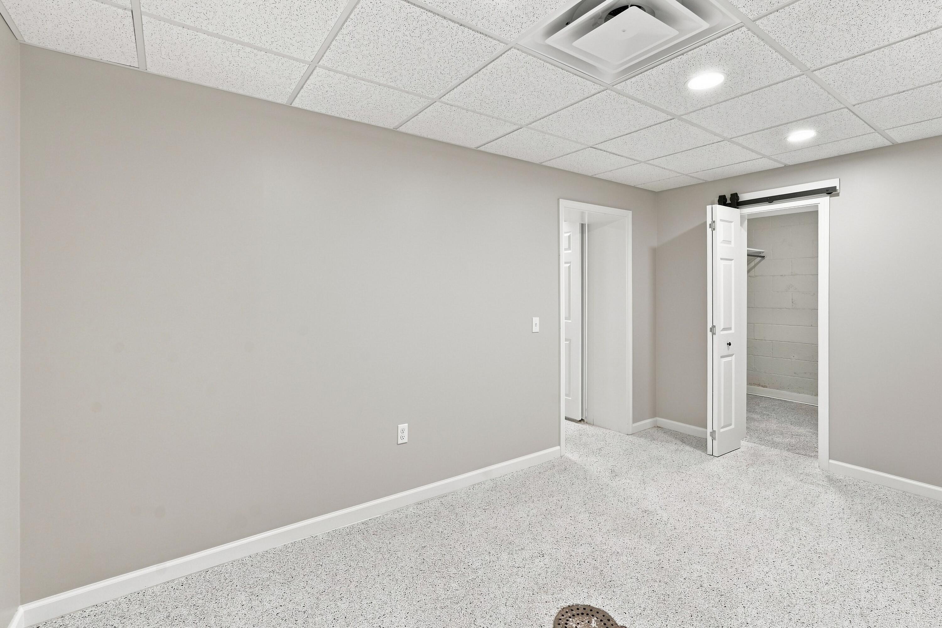 1470 N State Route 93 Property Photo 40