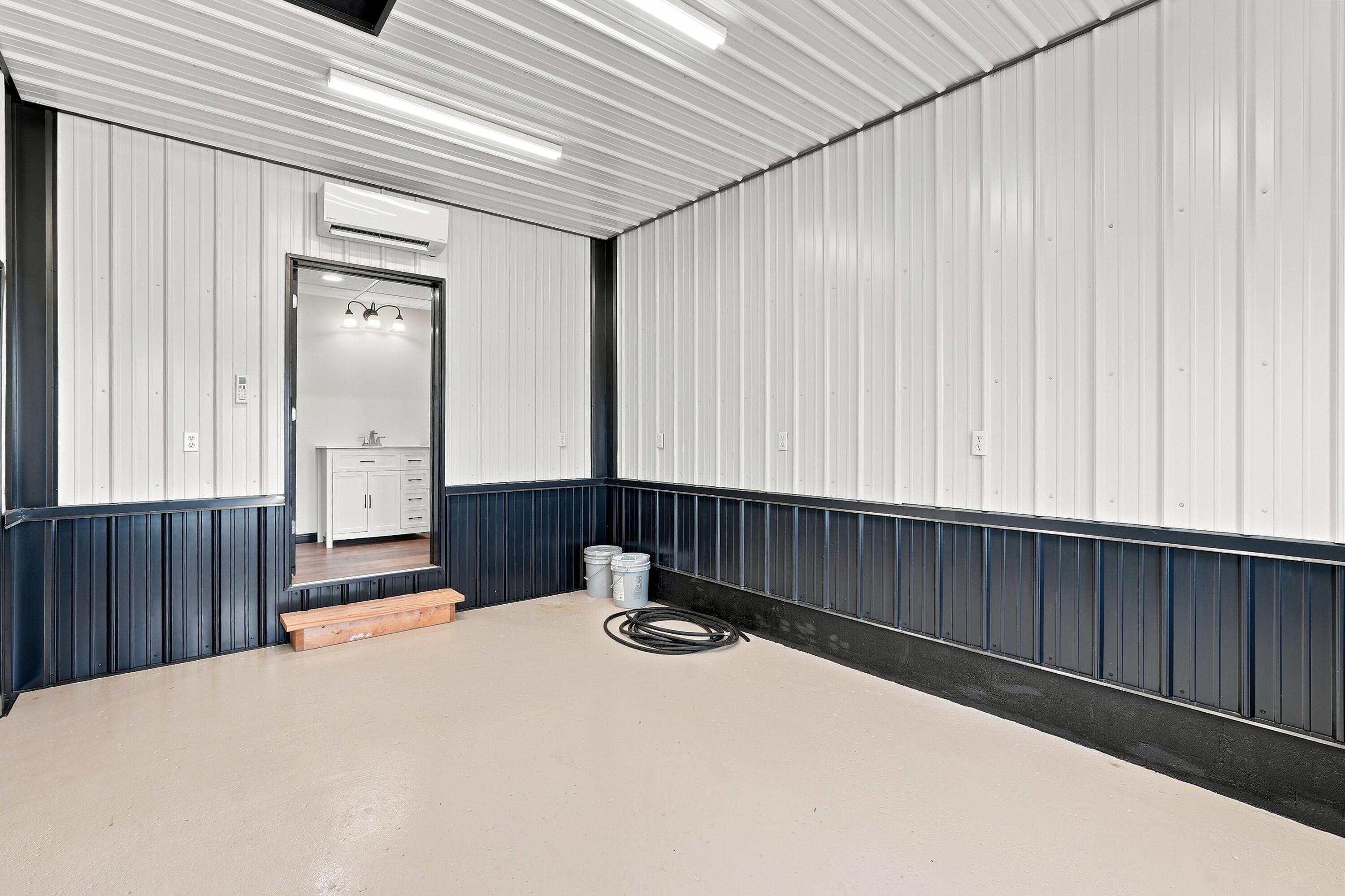 1470 N State Route 93 Property Photo 52