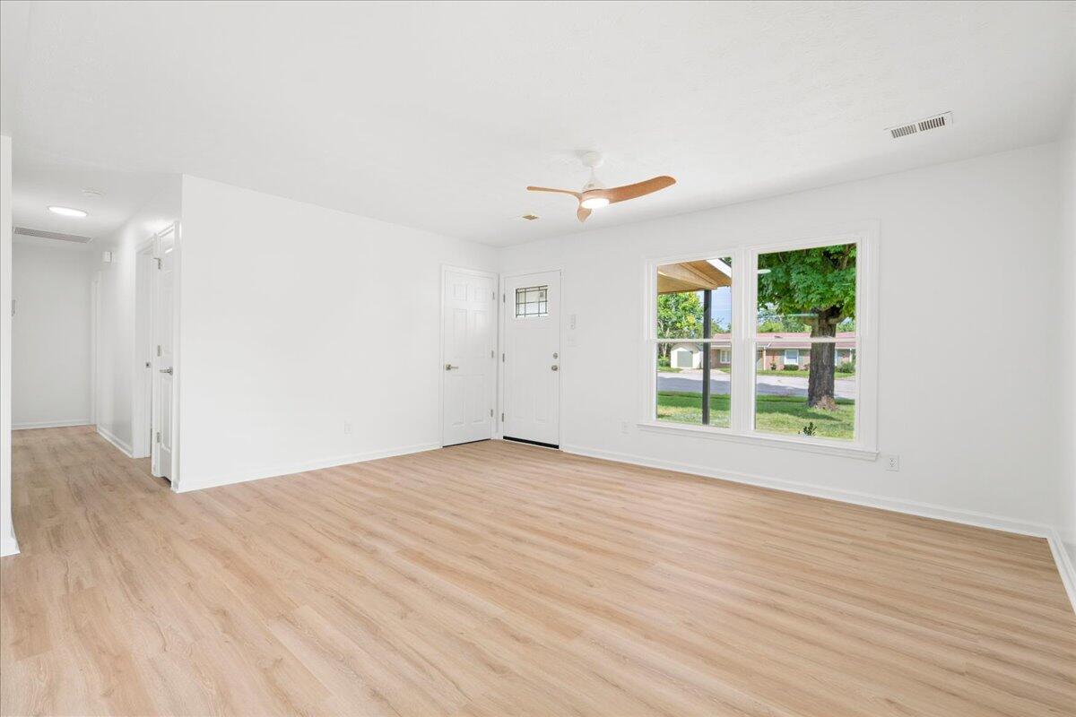 1299 Dorchester Drive Property Photo 7