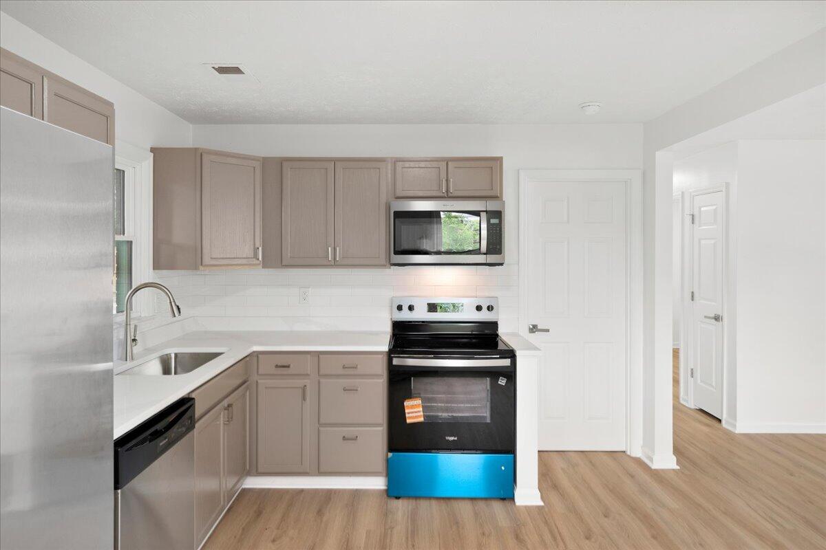 1299 Dorchester Drive Property Photo 10