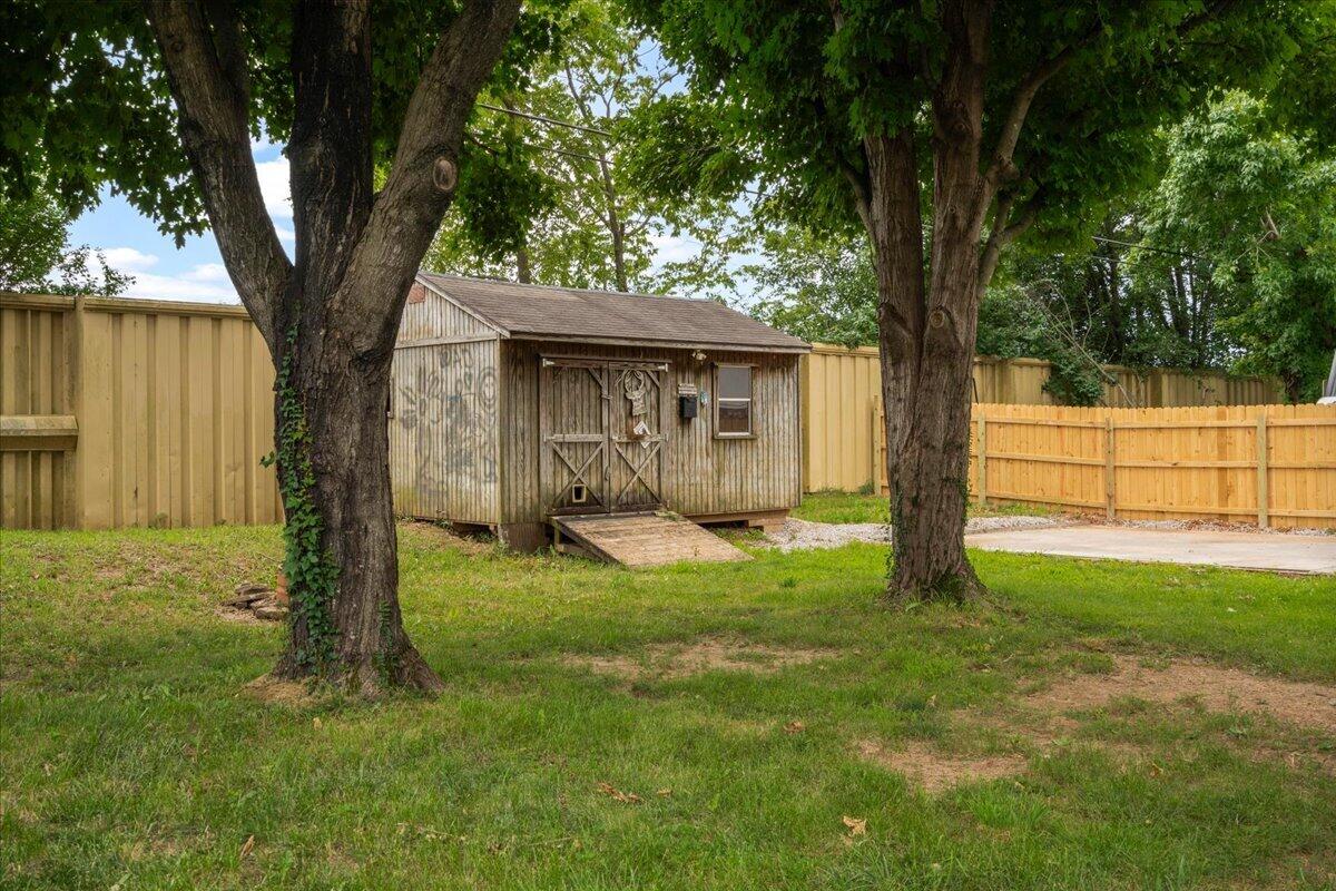 1299 Dorchester Drive Property Photo 20