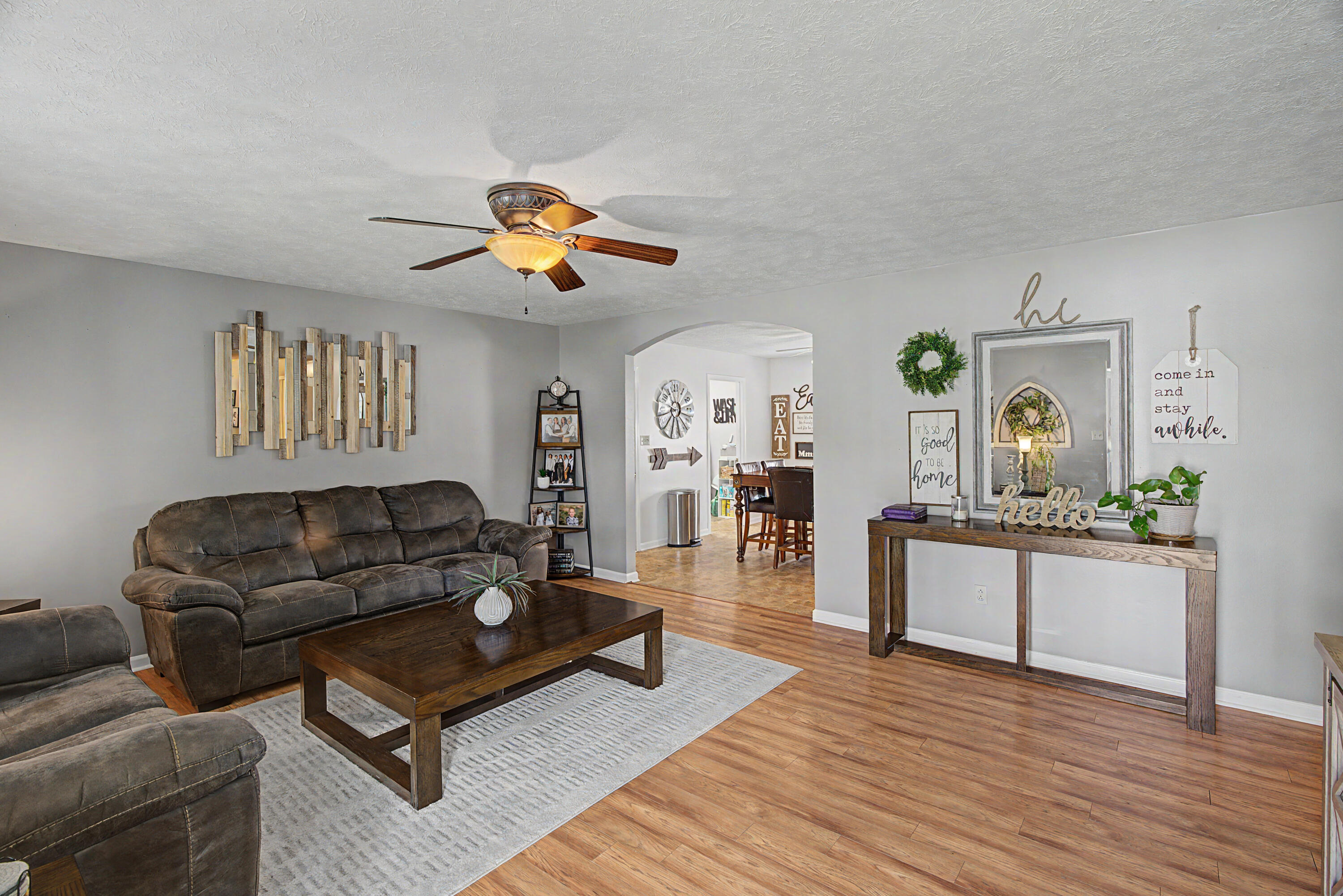 583 Winchester Drive Property Photo 4