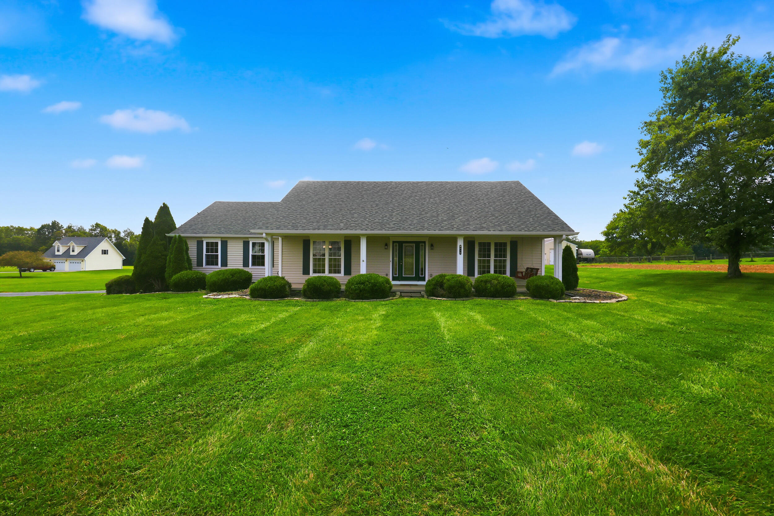 638 Keenon Road Property Photo 1