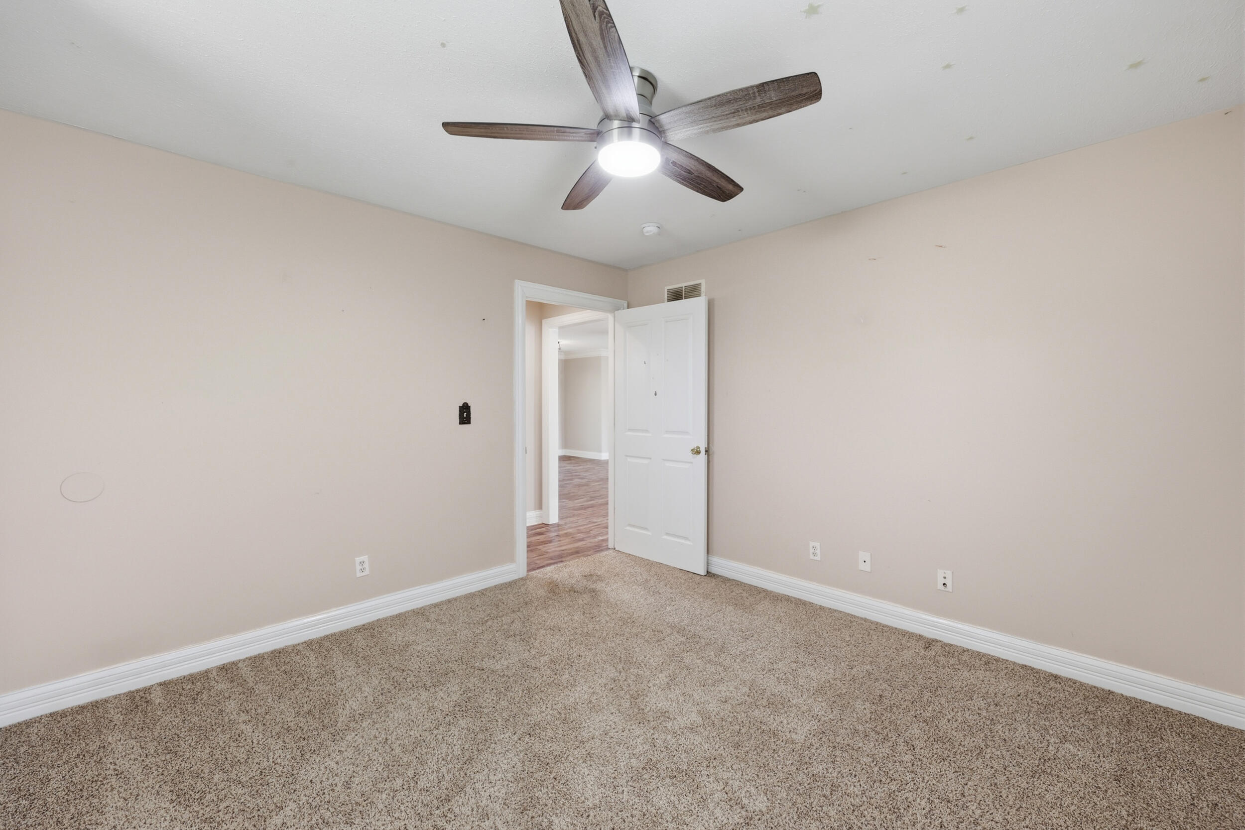 638 Keenon Road Property Photo 4