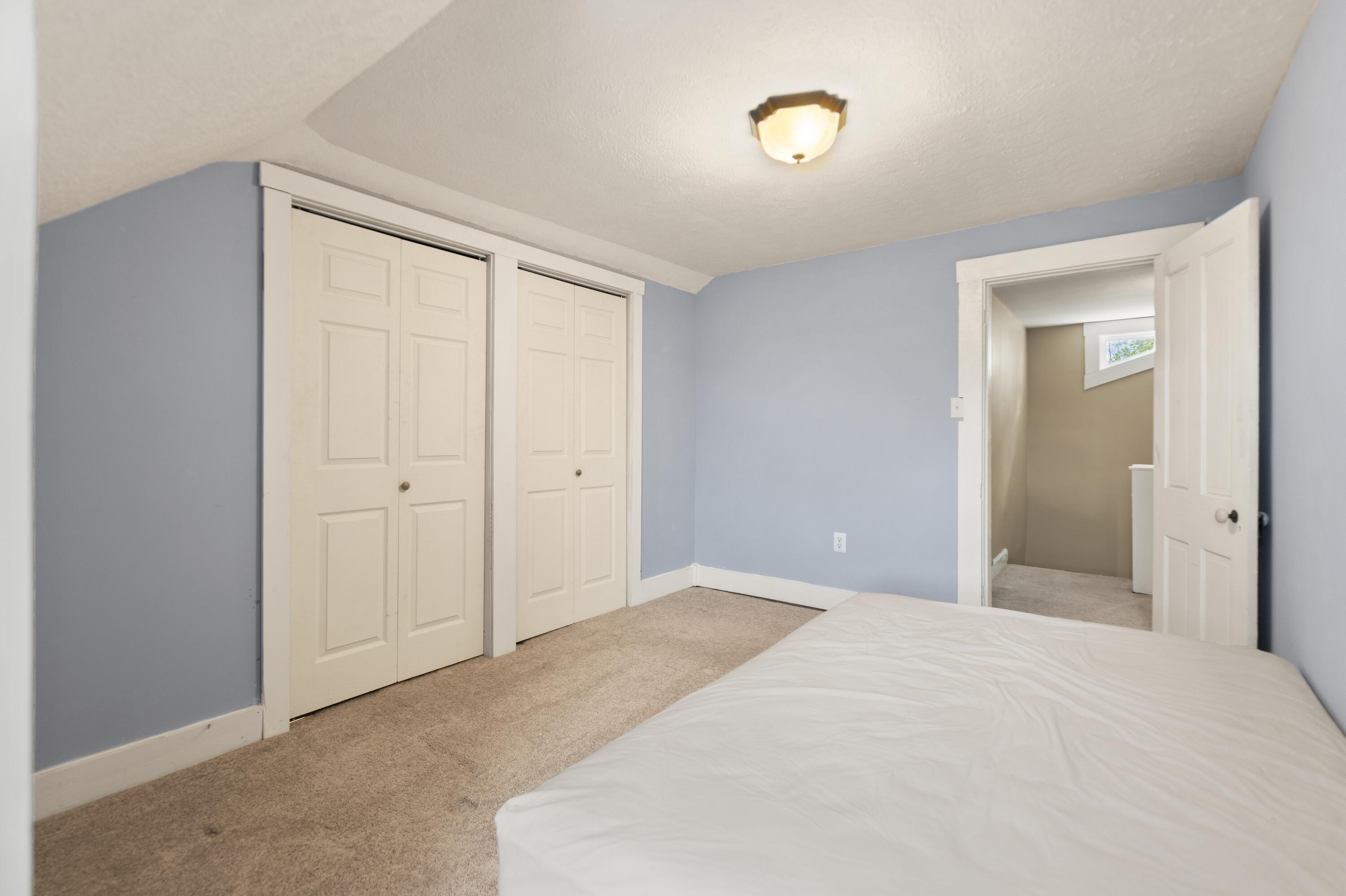 211 Whitley Street Property Photo 43