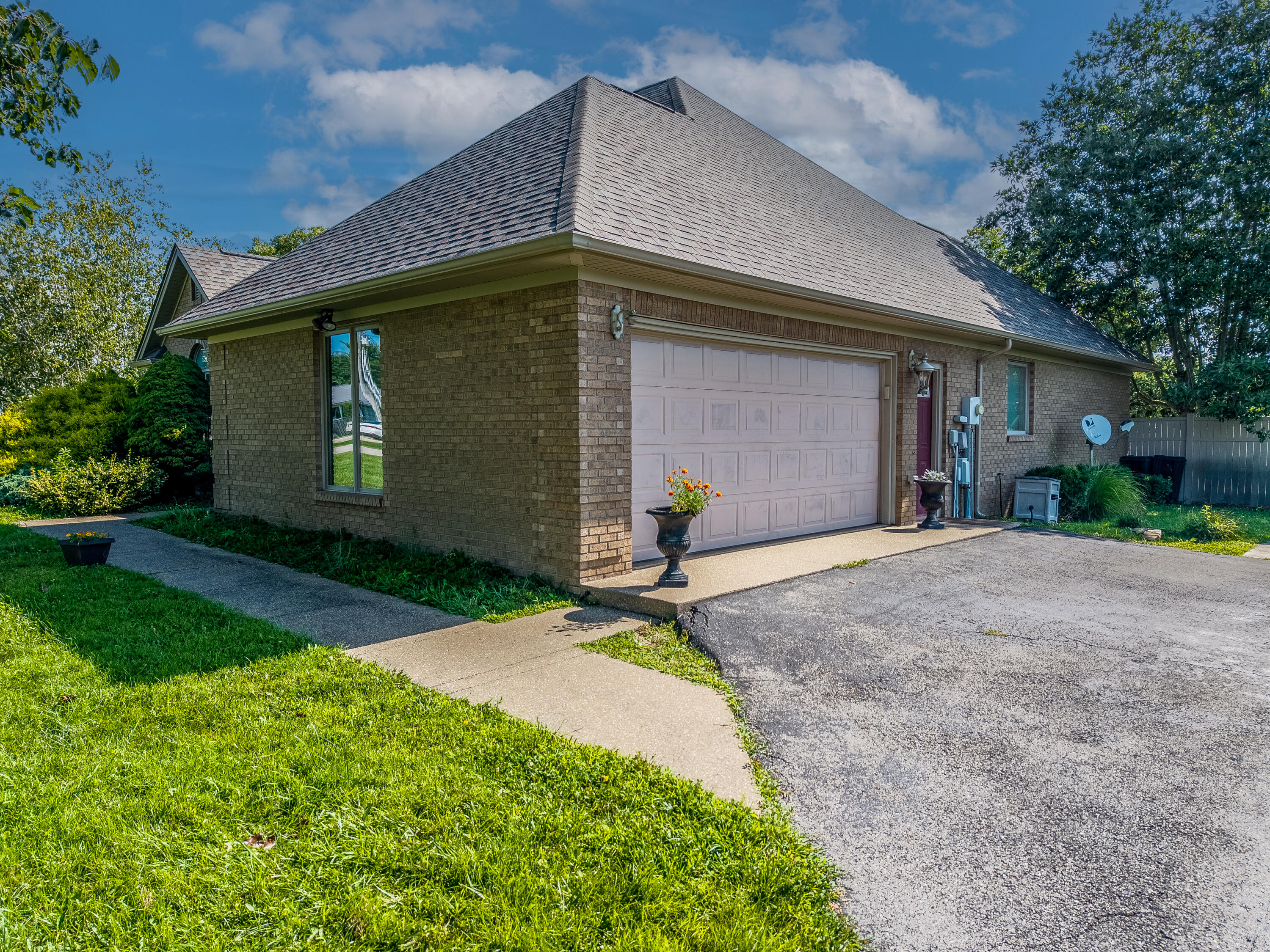 71 Jersey Way Property Photo 5