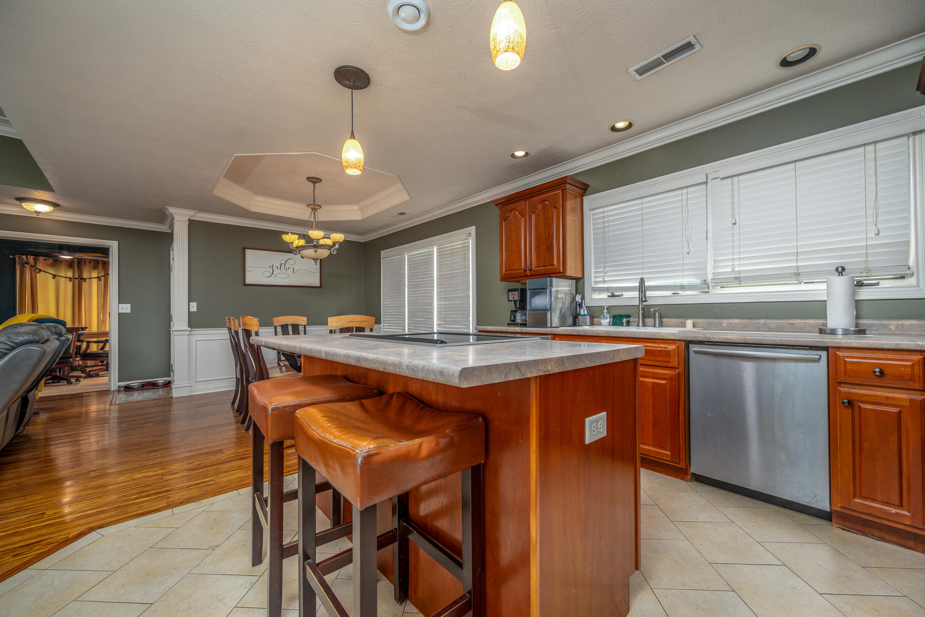 71 Jersey Way Property Photo 17