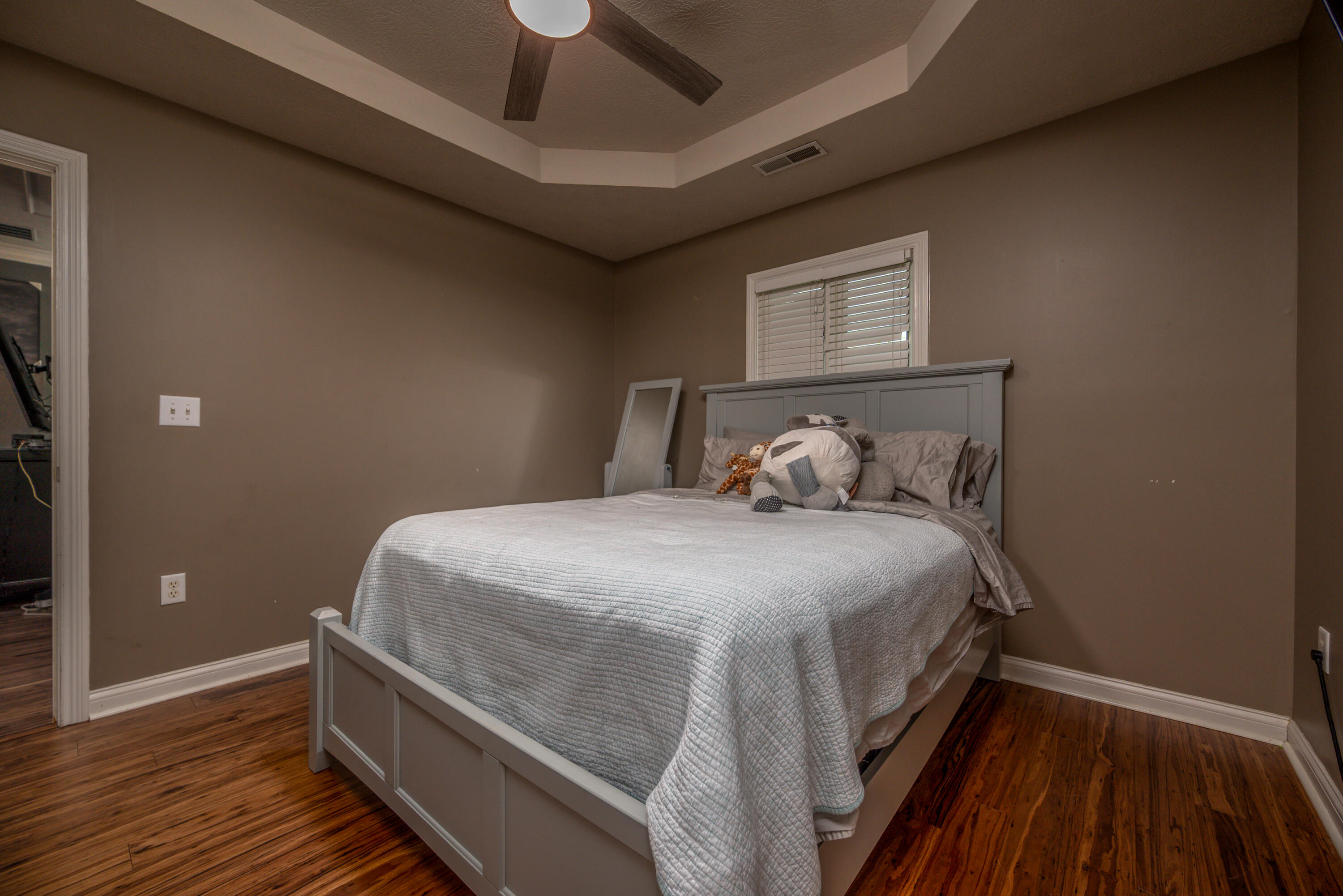 71 Jersey Way Property Photo 31