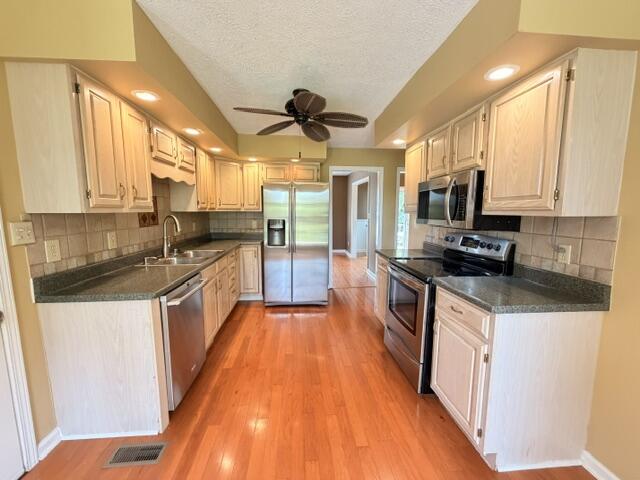 313 Dawn Drive Property Photo 5