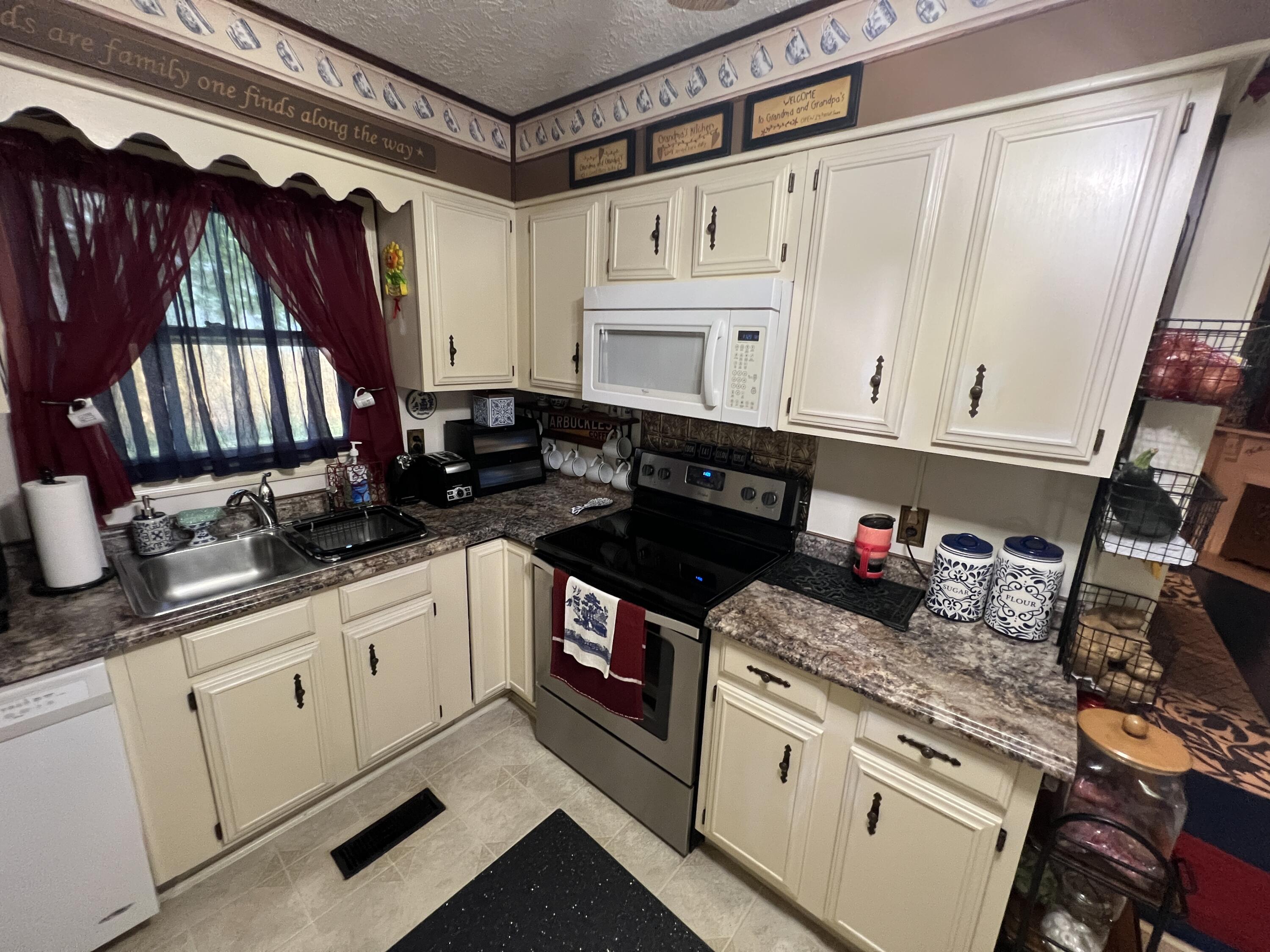 430 Forest Avenue Property Photo 35