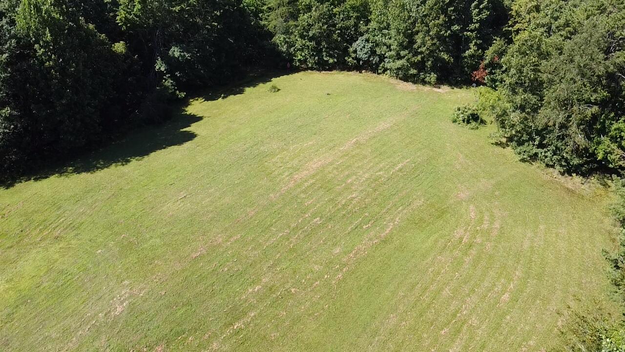 1305 1305 Hawk Creek Rd Road Property Photo 5