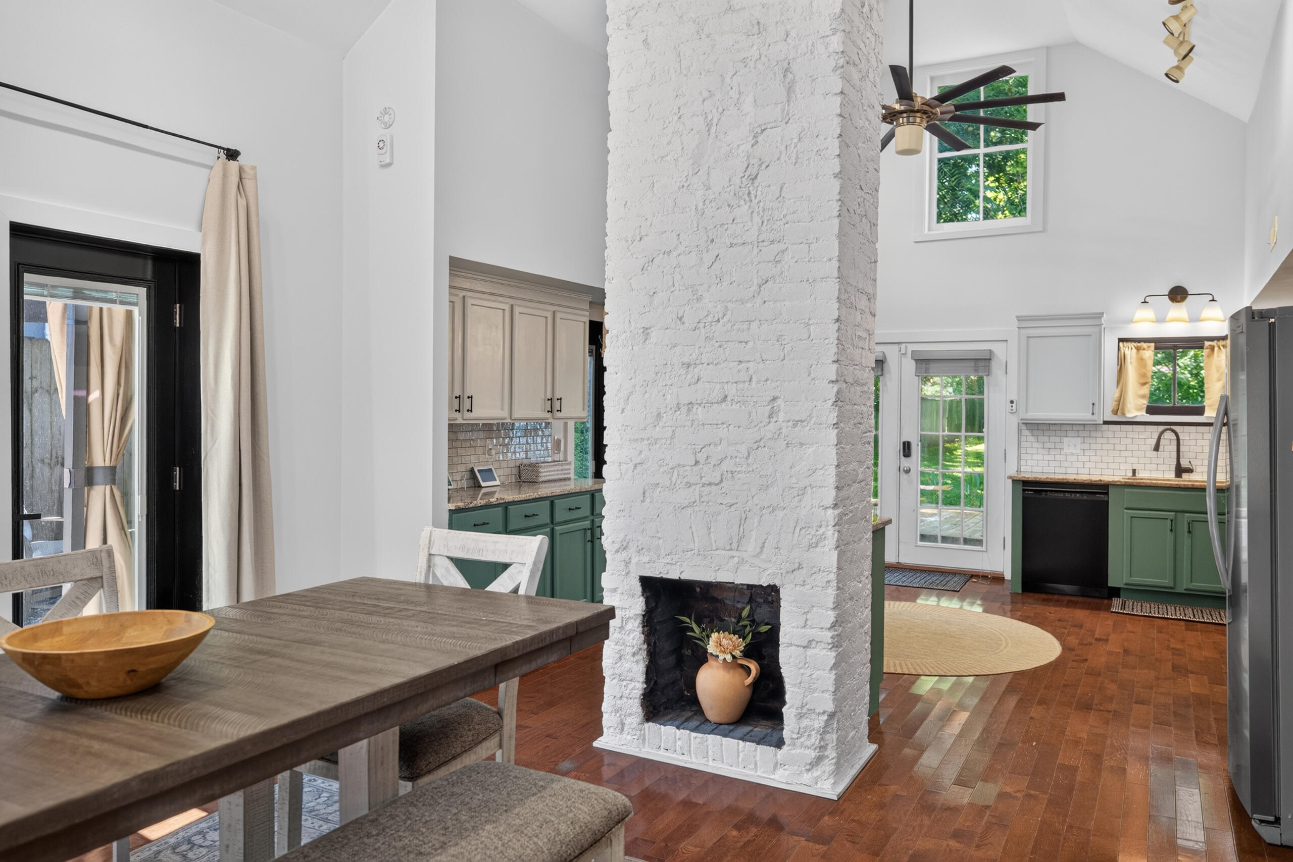 617 N Broadway Property Photo 18