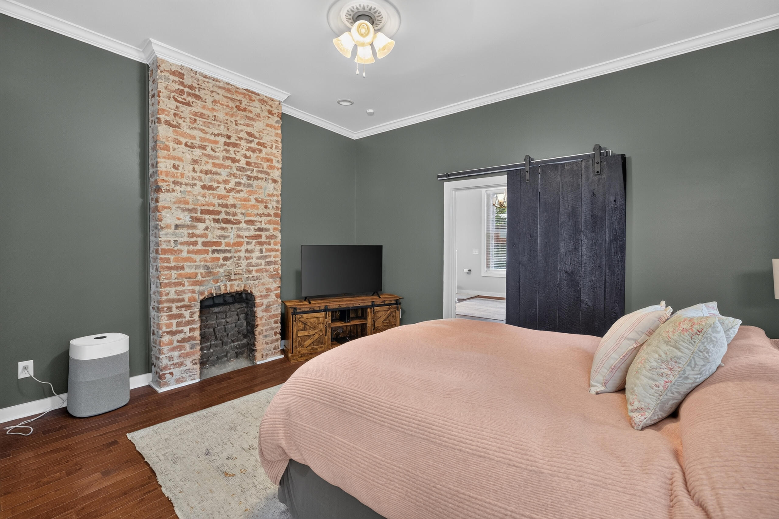 617 N Broadway Property Photo 29
