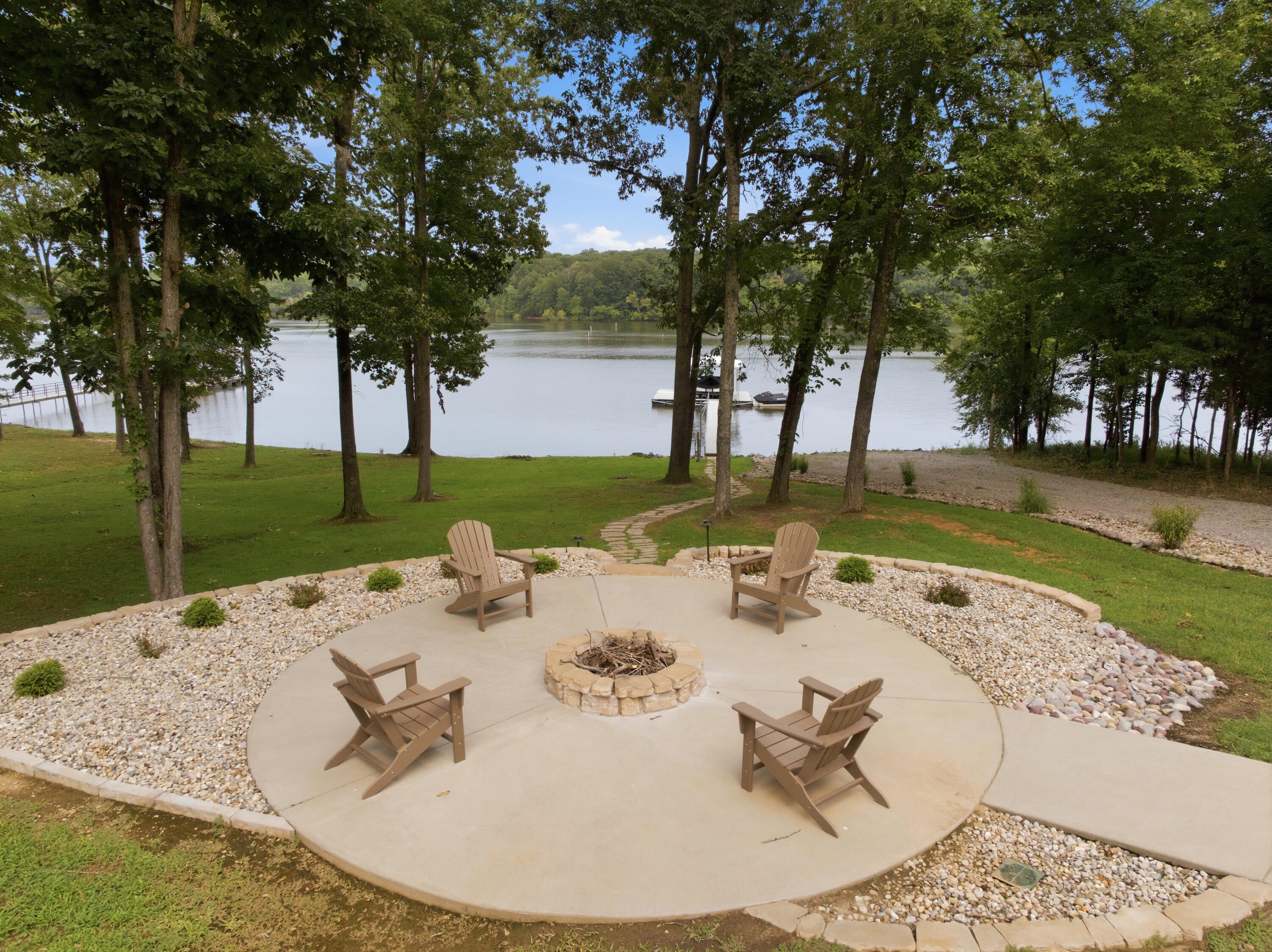 175 Edgewater Lane Property Photo 18