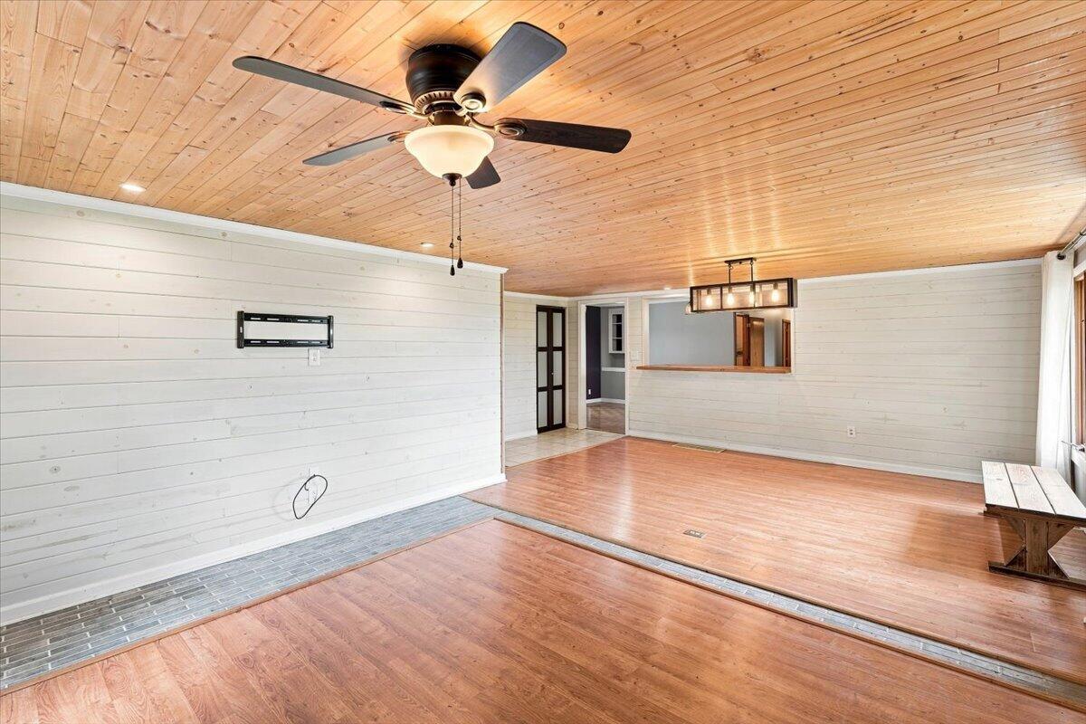 314 J D Bugg Road Property Photo 4