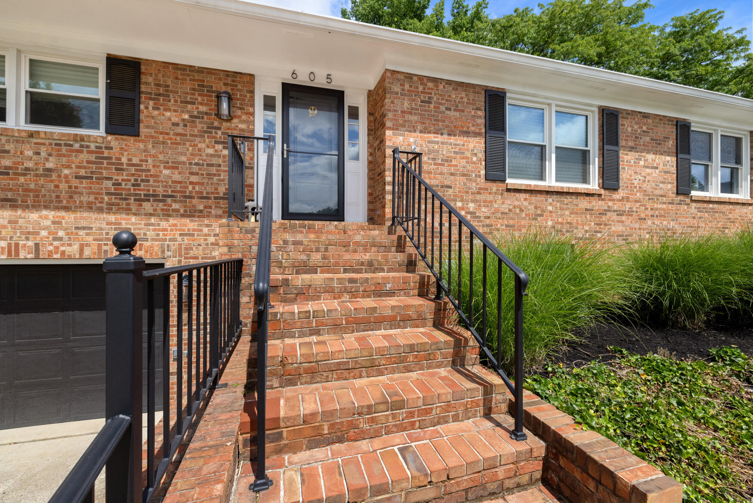 607 Camino Drive Property Photo 6