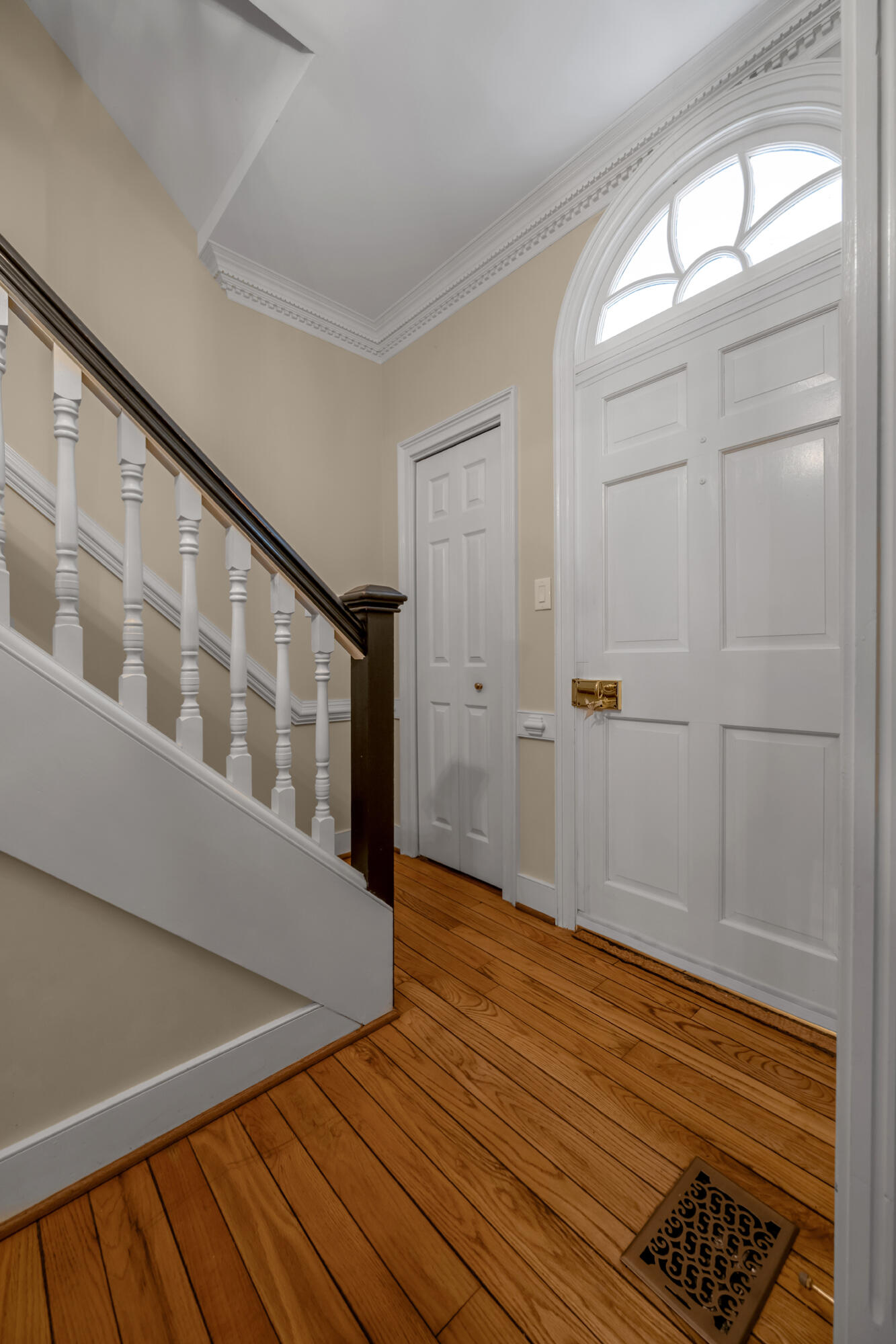 272 Chippendale Circle Property Photo 8