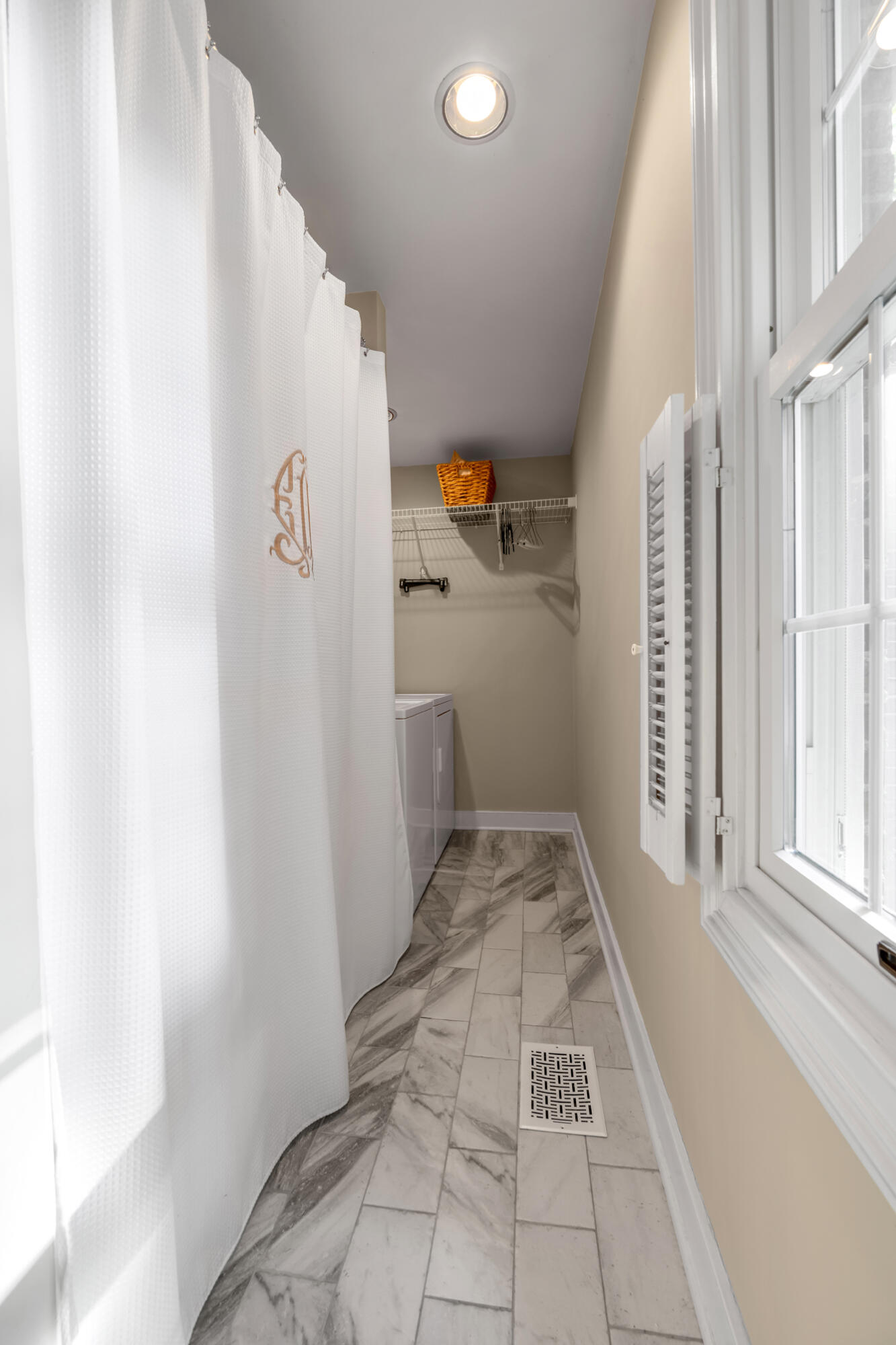 272 Chippendale Circle Property Photo 38