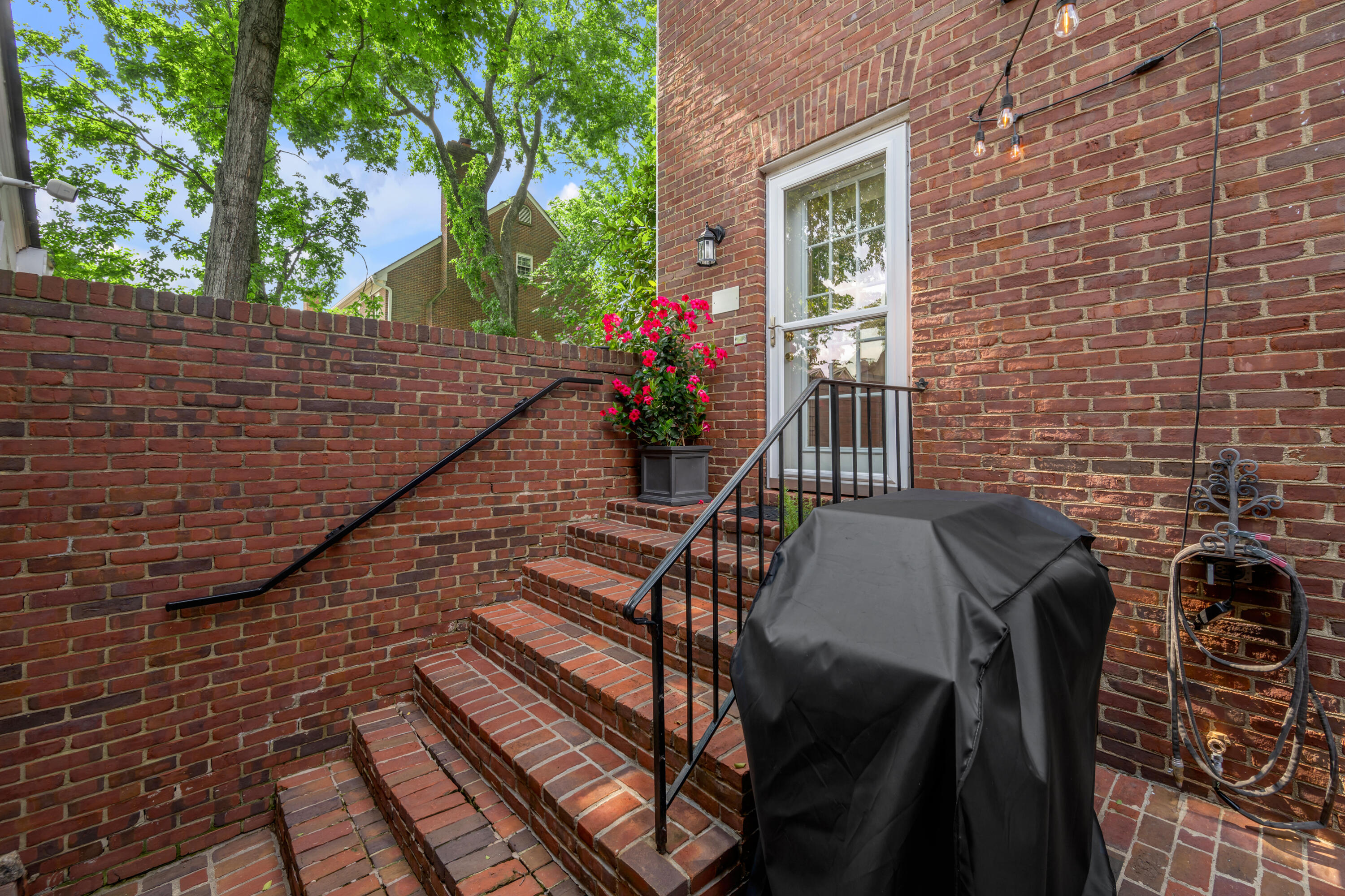 272 Chippendale Circle Property Photo 64