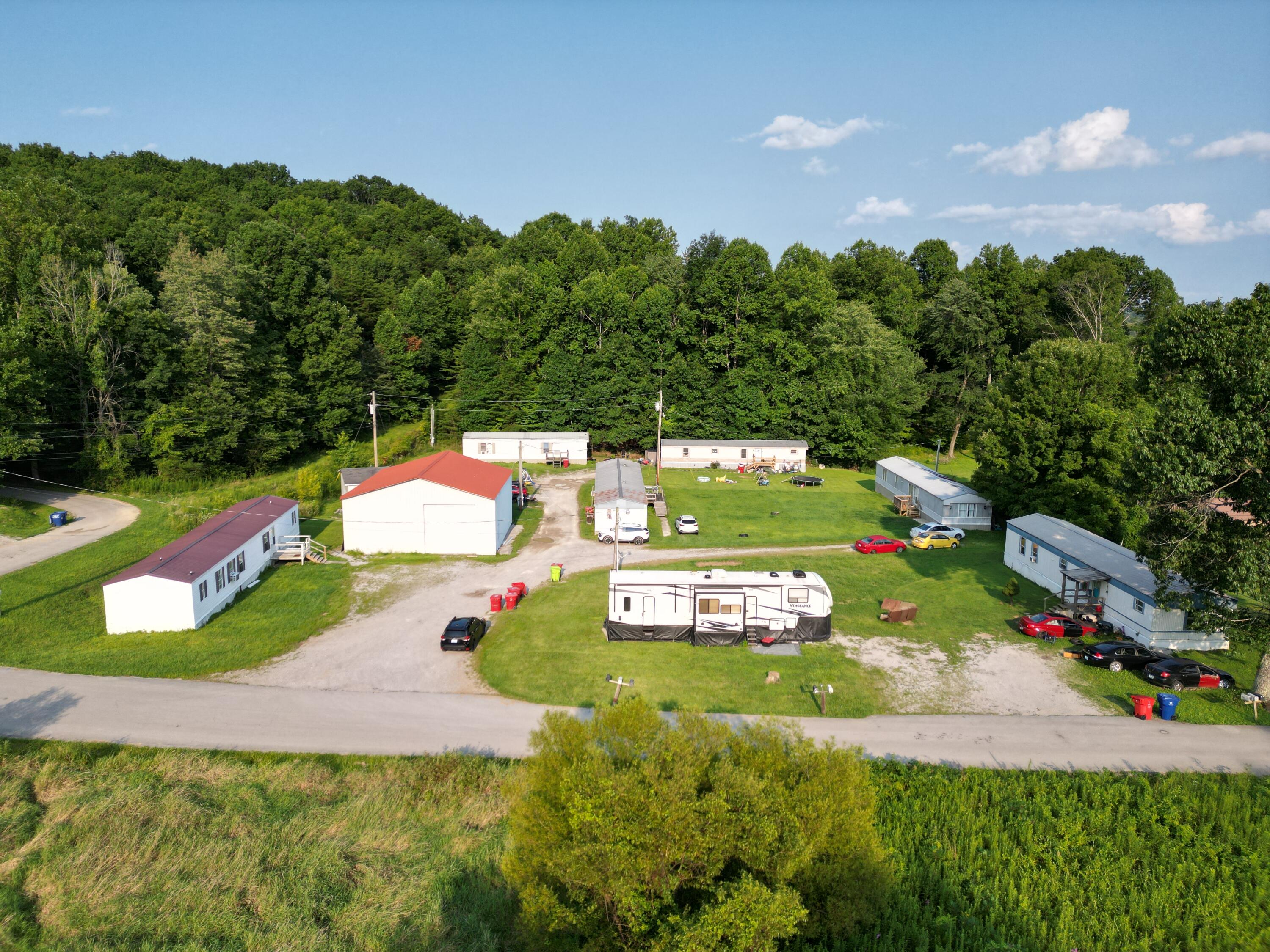 90 E Robinson Road Property Photo 1