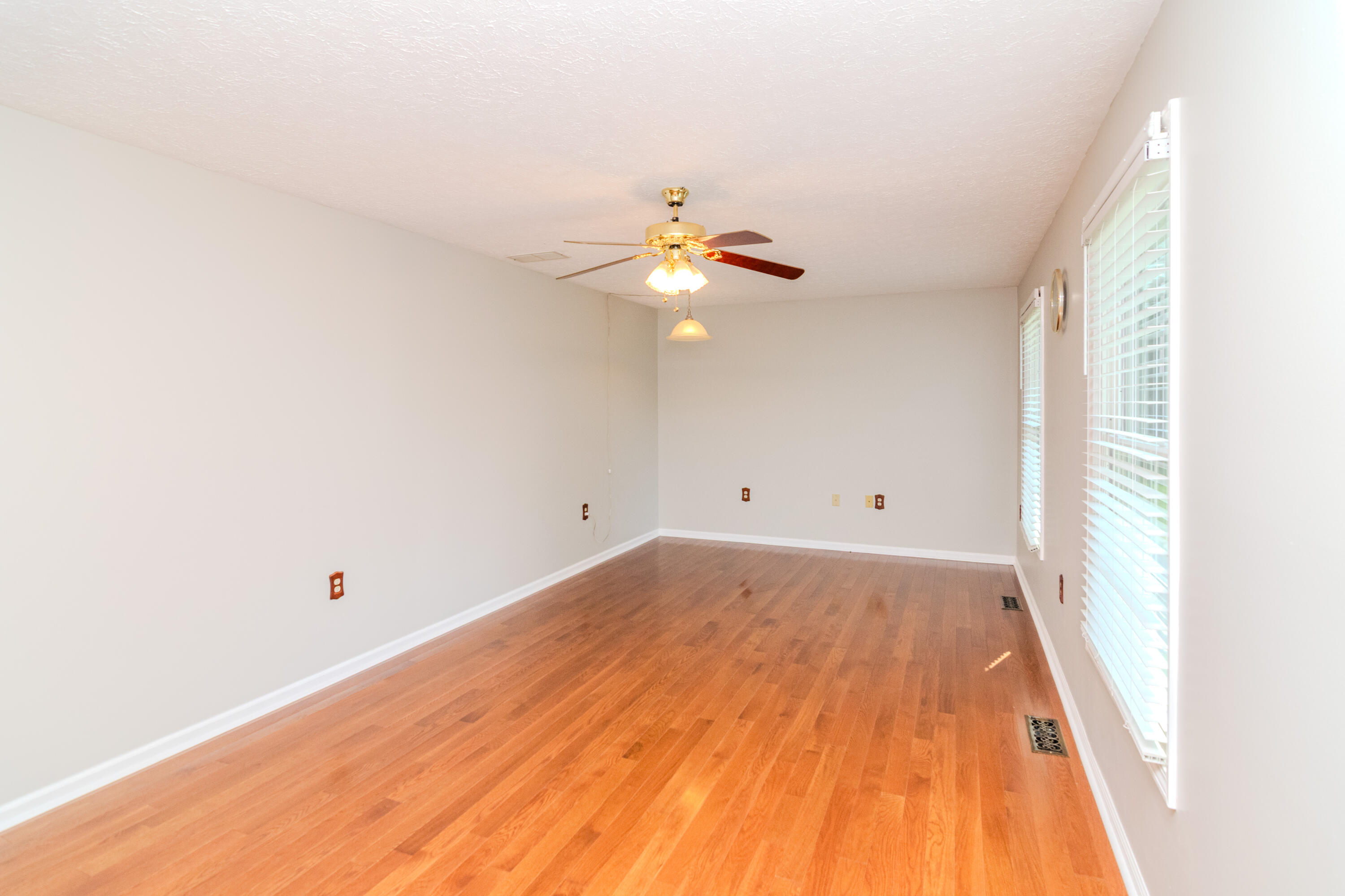 2725 Goshen Road Property Photo 6