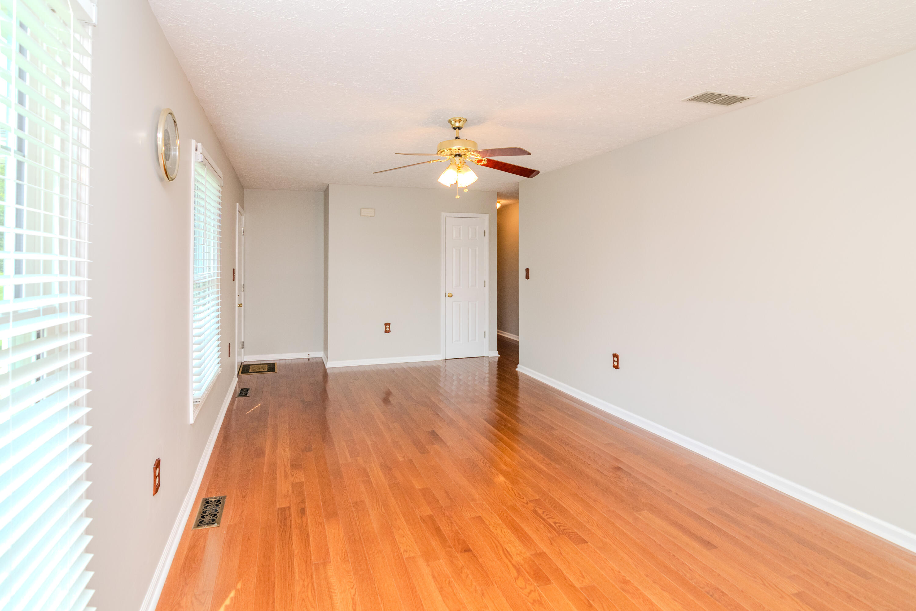 2725 Goshen Road Property Photo 8