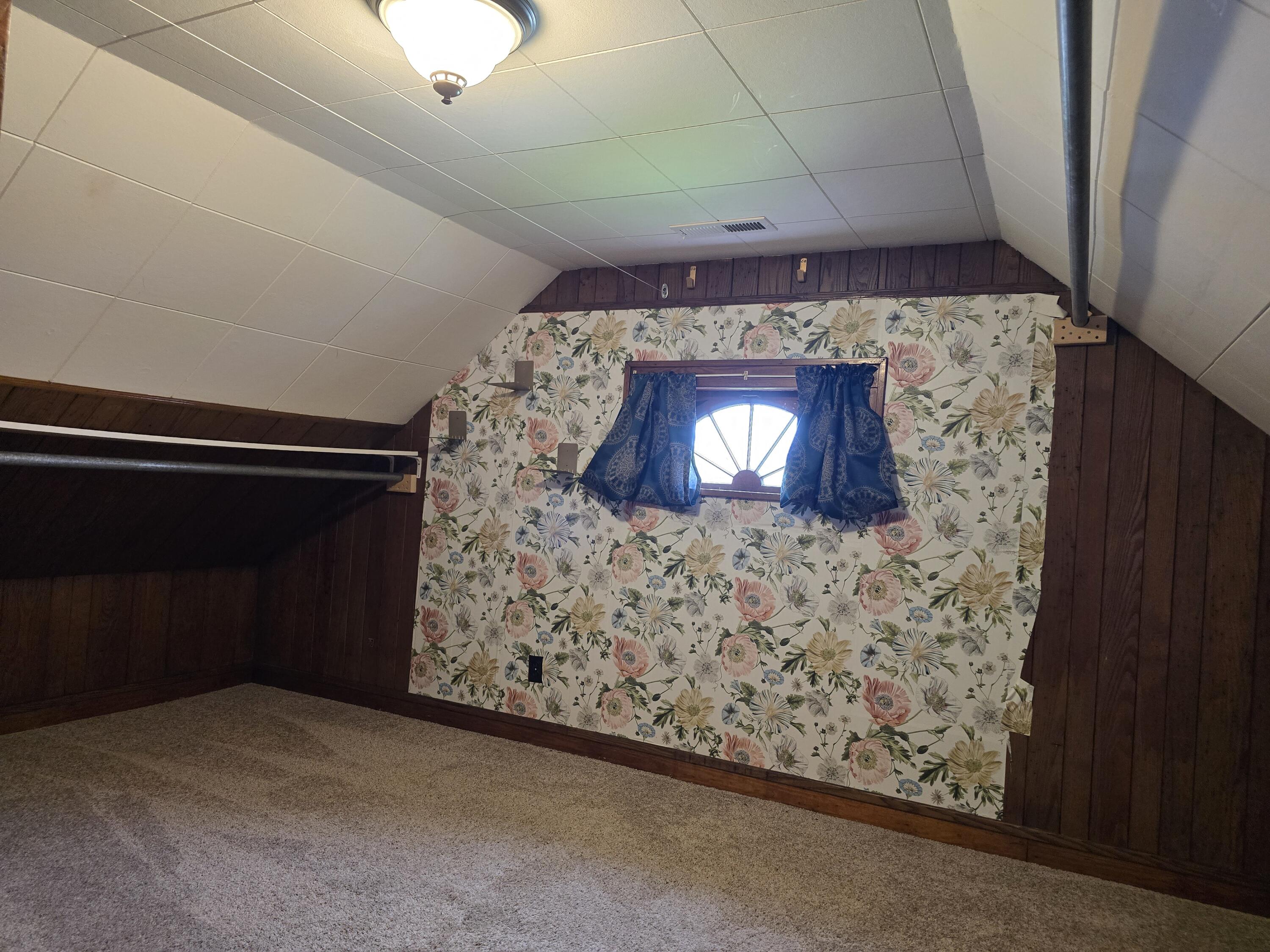 400 Gloucester Avenue Property Photo 3