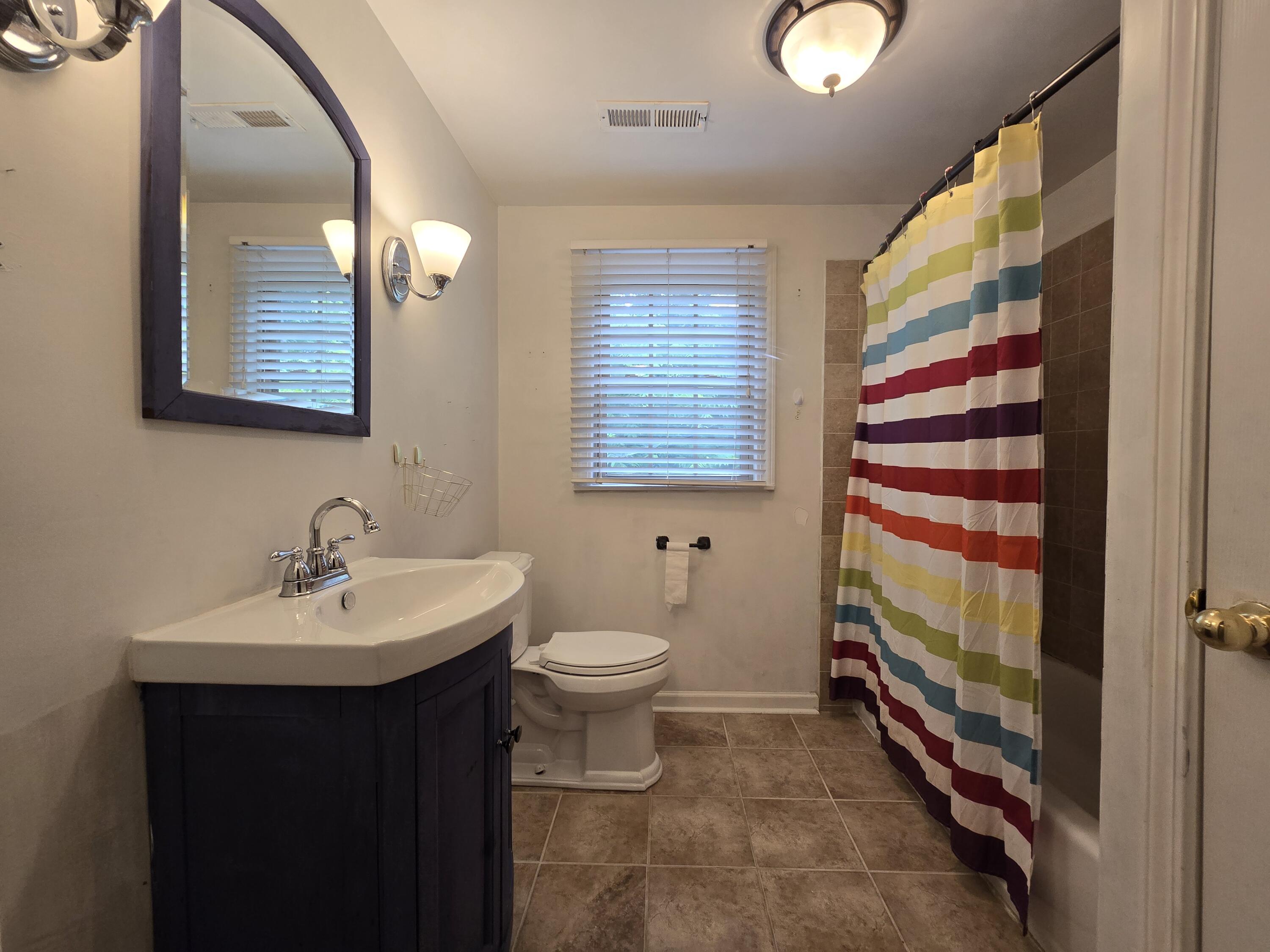 400 Gloucester Avenue Property Photo 11