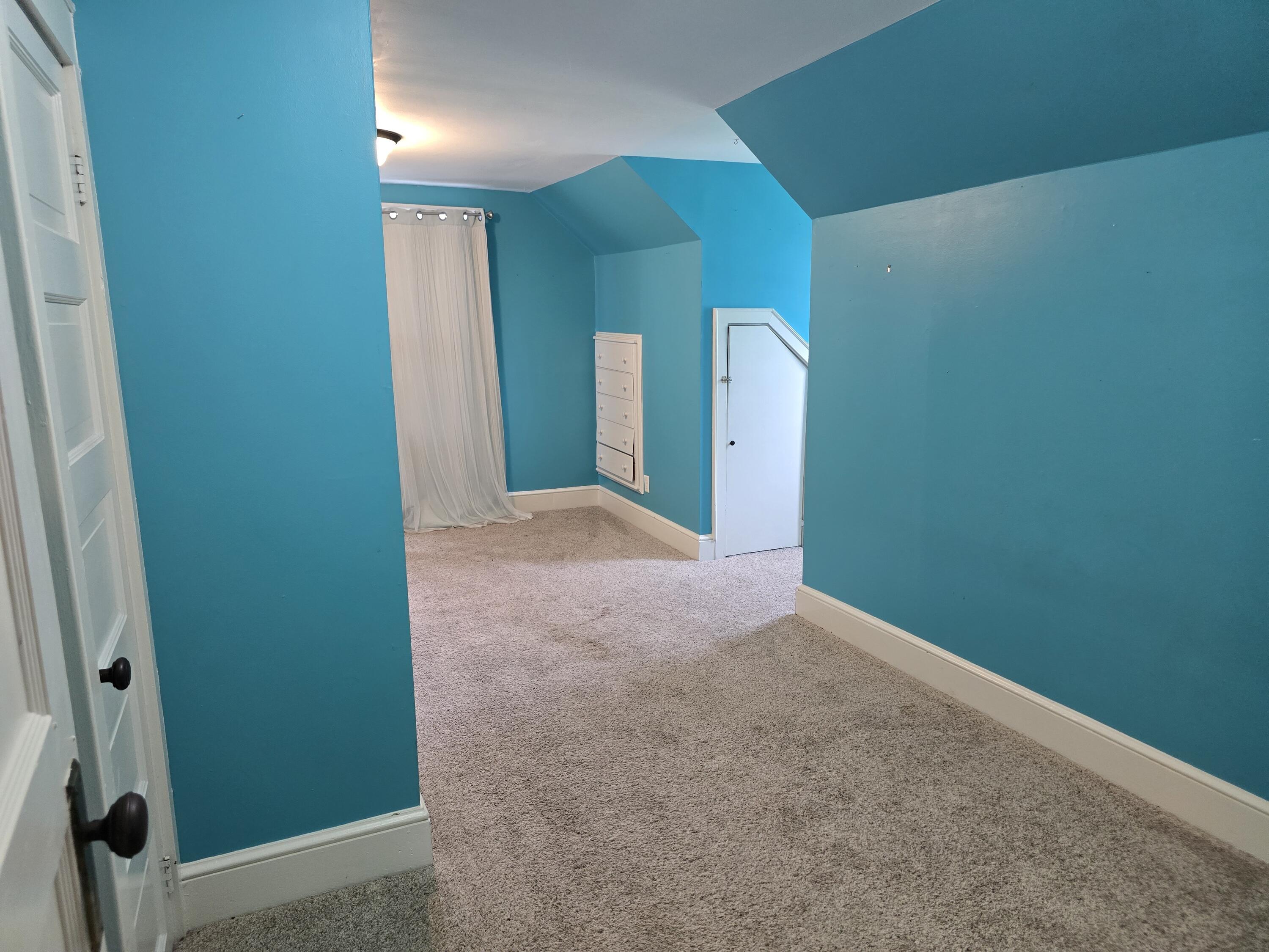 400 Gloucester Avenue Property Photo 16