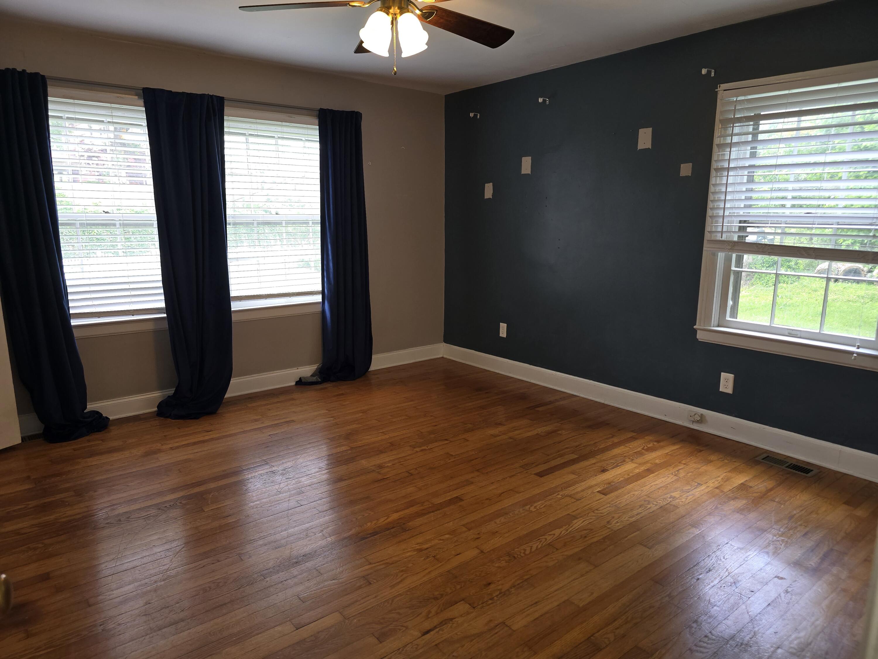 400 Gloucester Avenue Property Photo 17