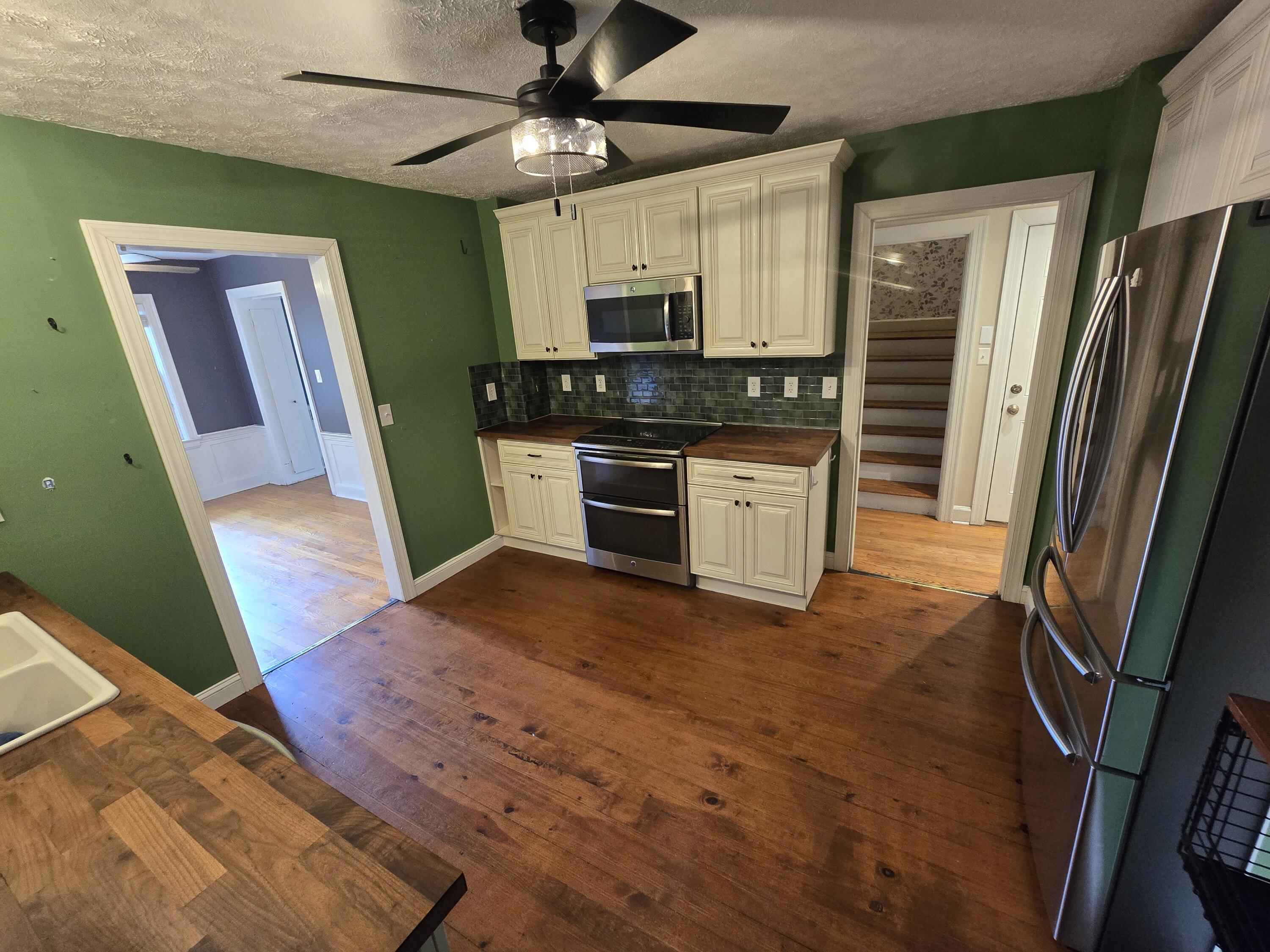 400 Gloucester Avenue Property Photo 26